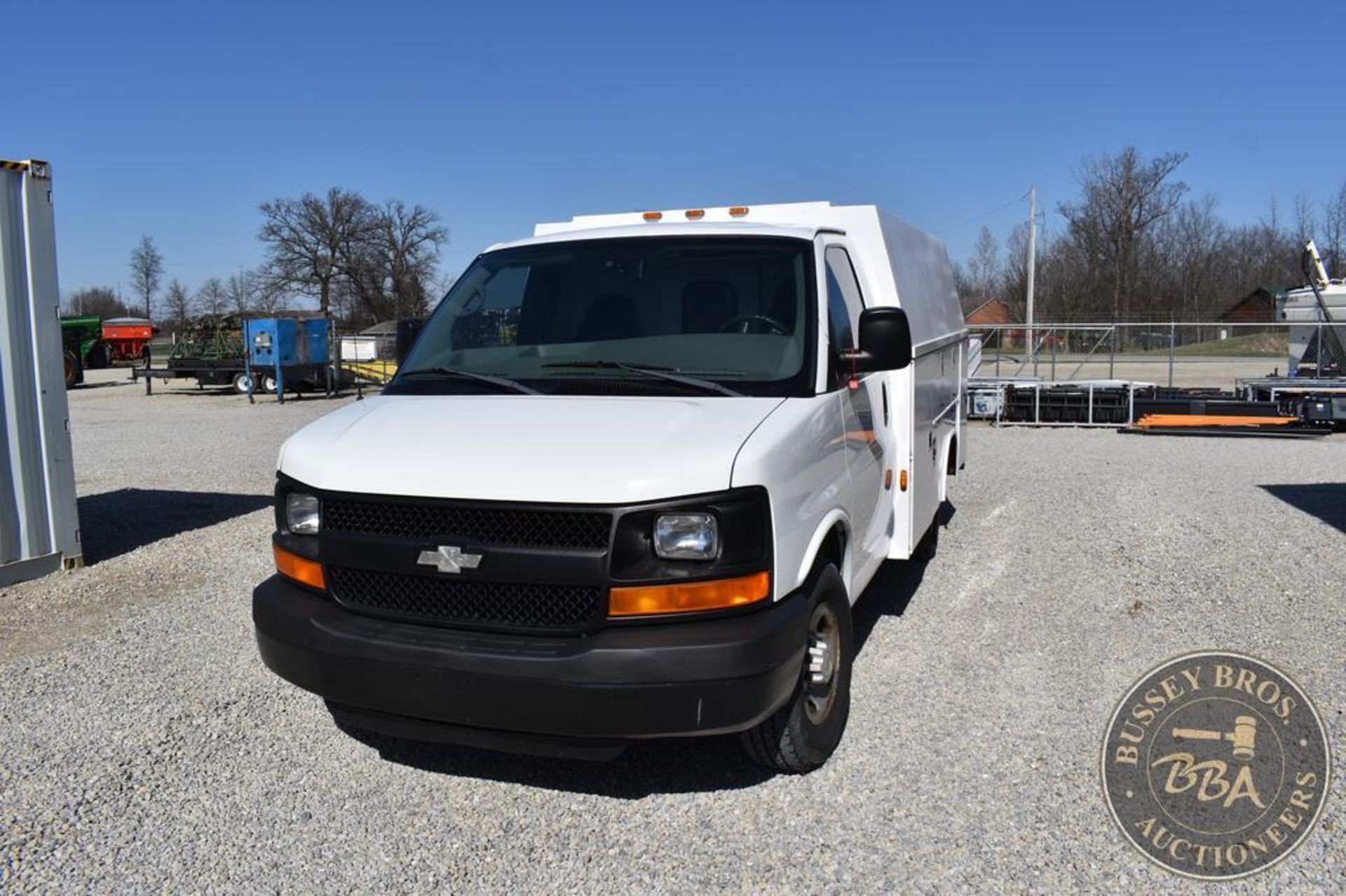 2006 CHEVROLET EXPRESS 3500 25952 - Image 2 of 57
