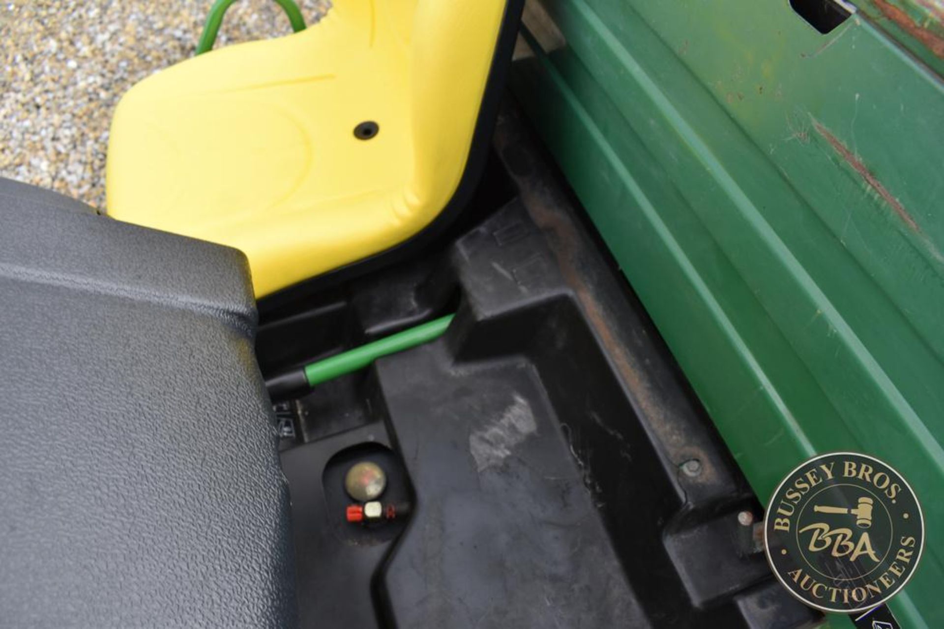 JOHN DEERE GATOR 26183 - Image 15 of 17