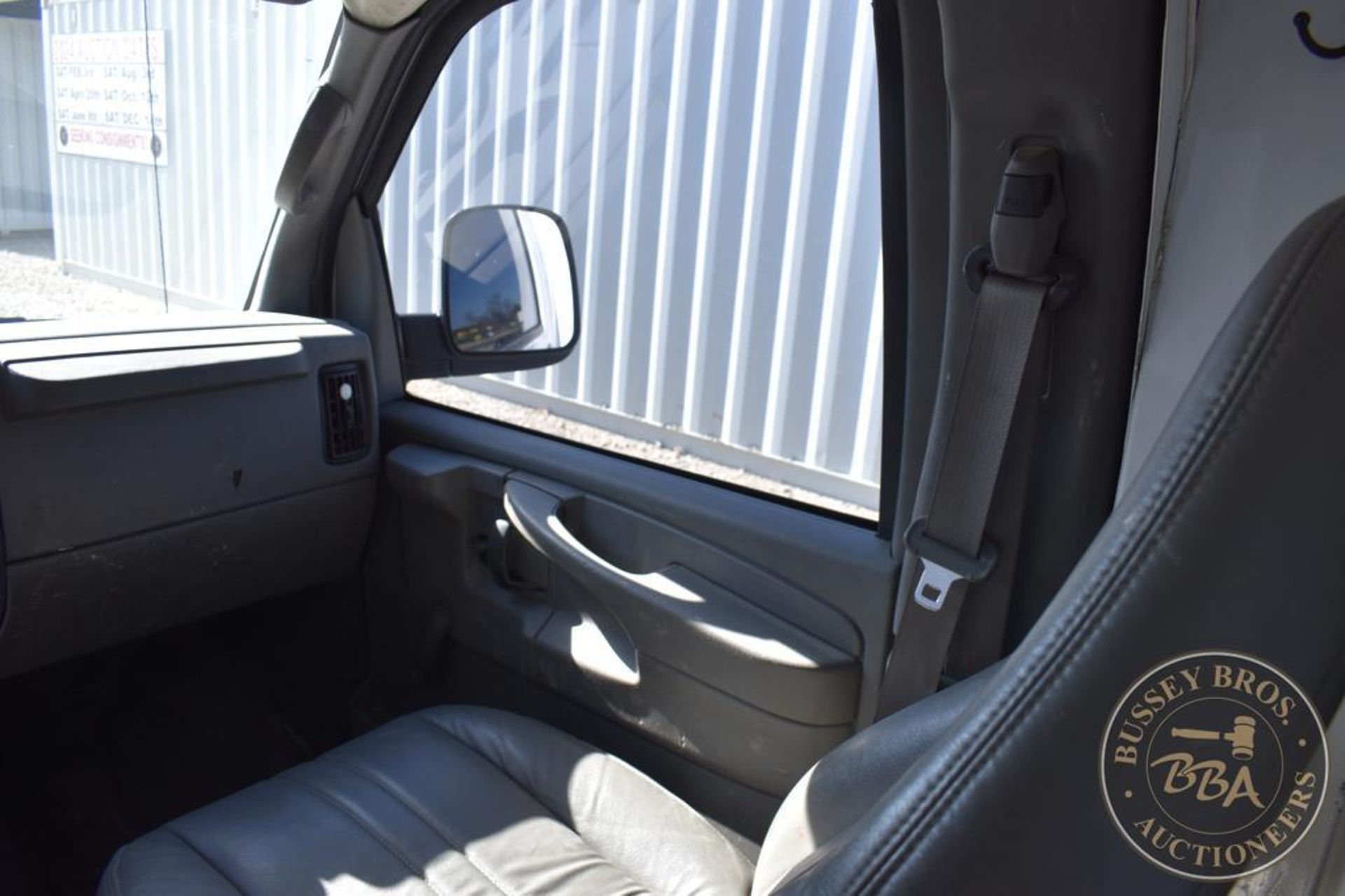 2006 CHEVROLET EXPRESS 3500 25952 - Image 38 of 57