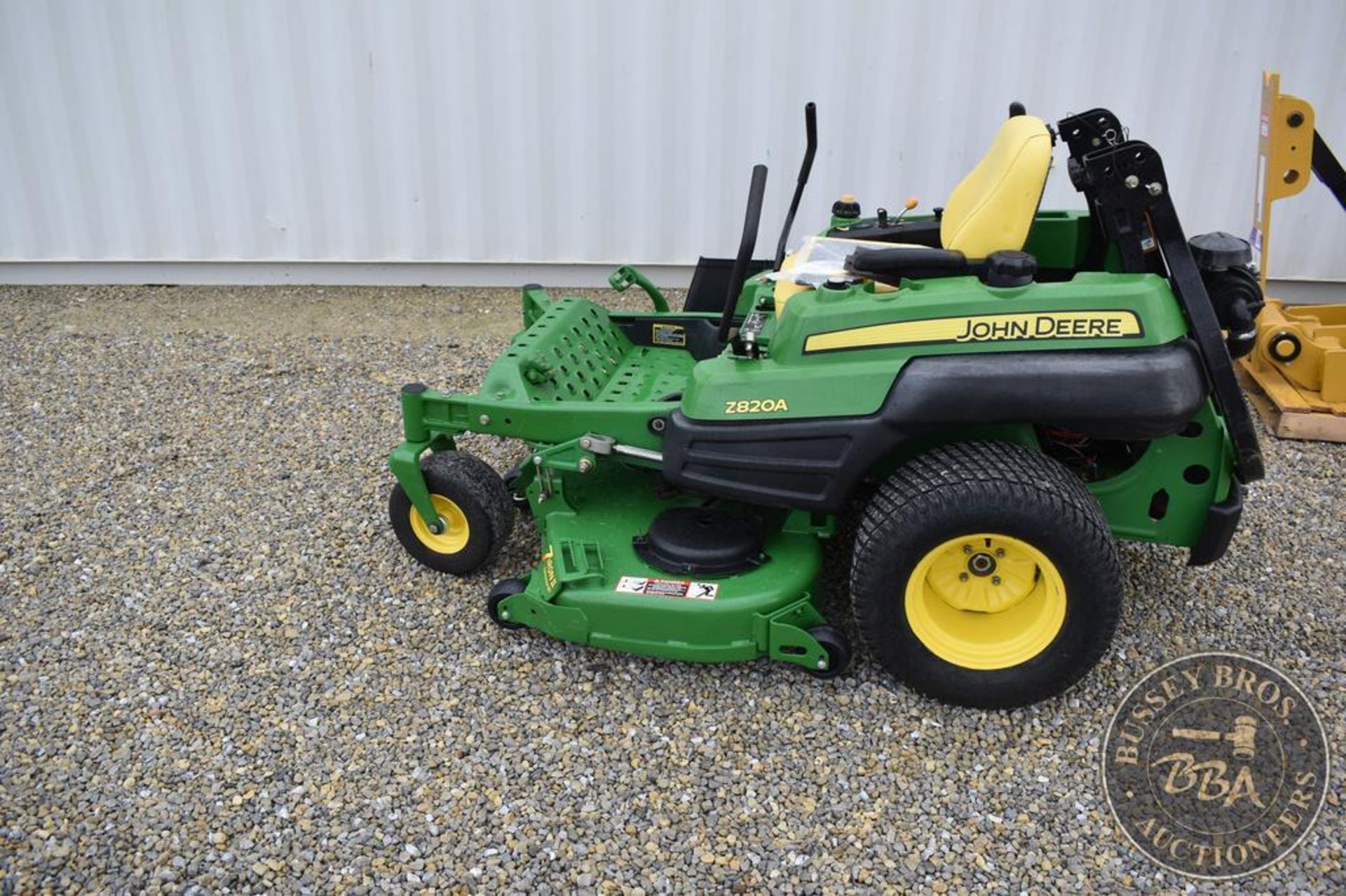 JOHN DEERE Z820A 26104 - Image 5 of 27