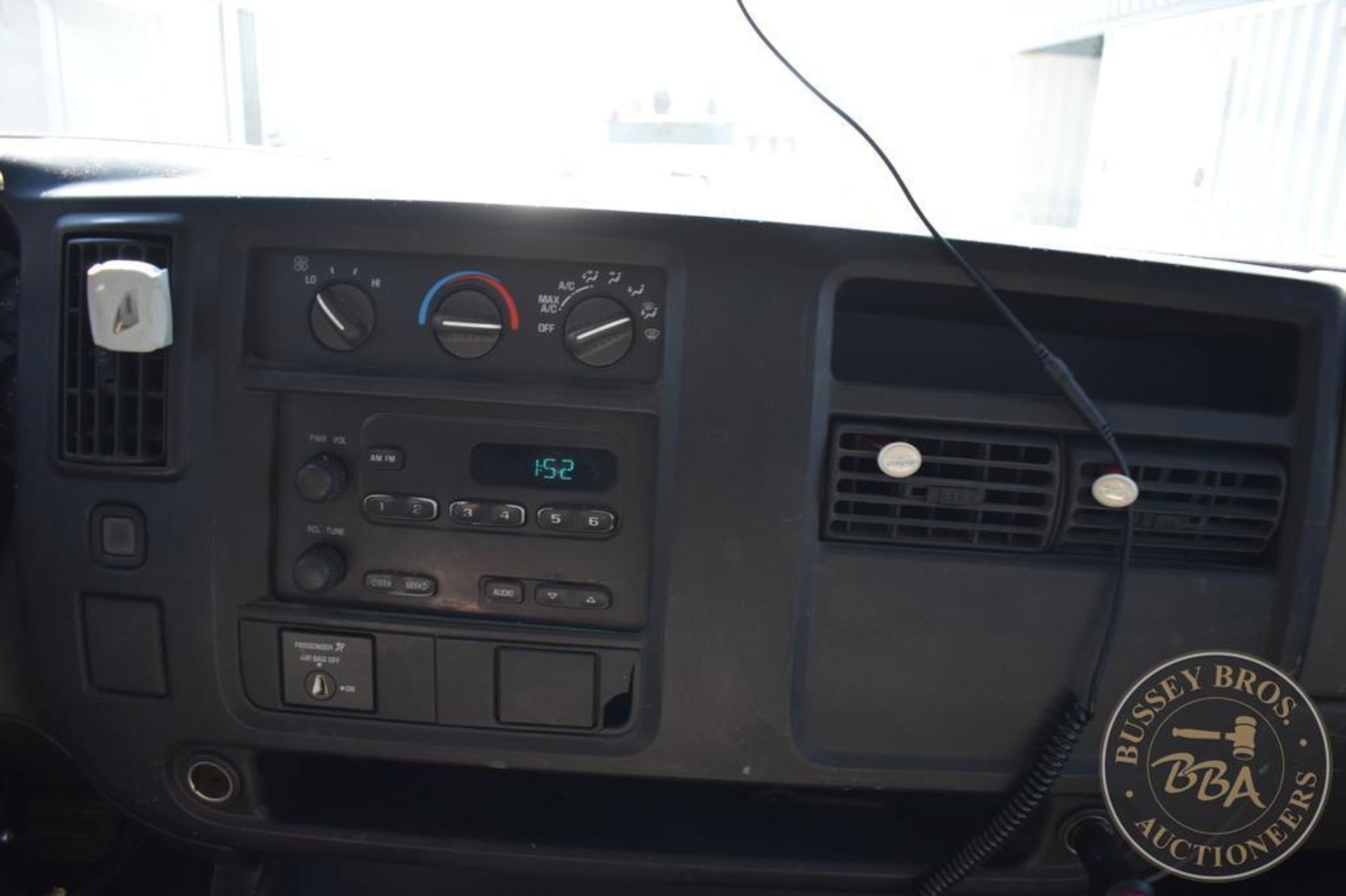 2006 CHEVROLET EXPRESS 3500 25952 - Image 39 of 57