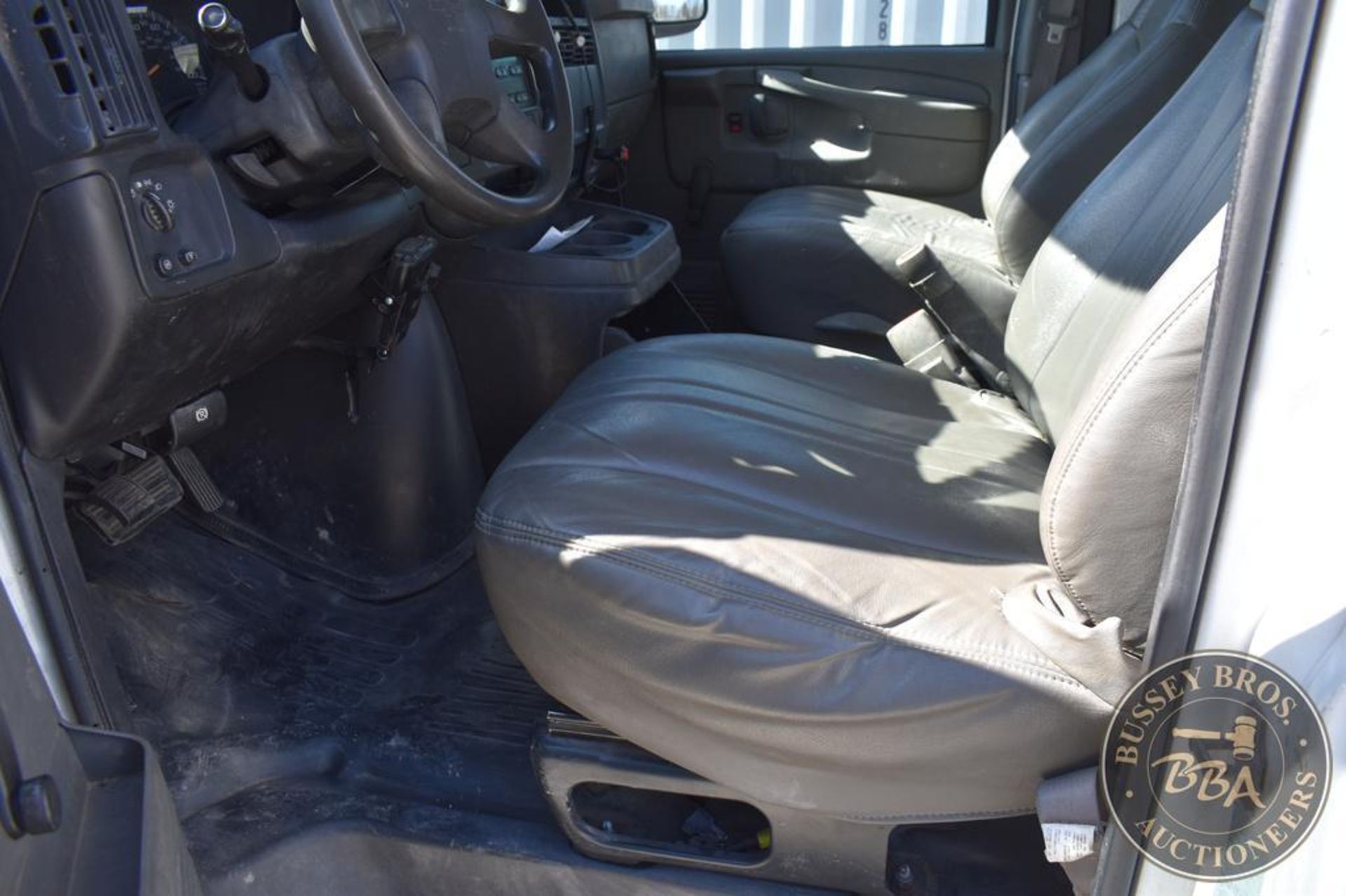 2006 CHEVROLET EXPRESS 3500 25952 - Image 49 of 57