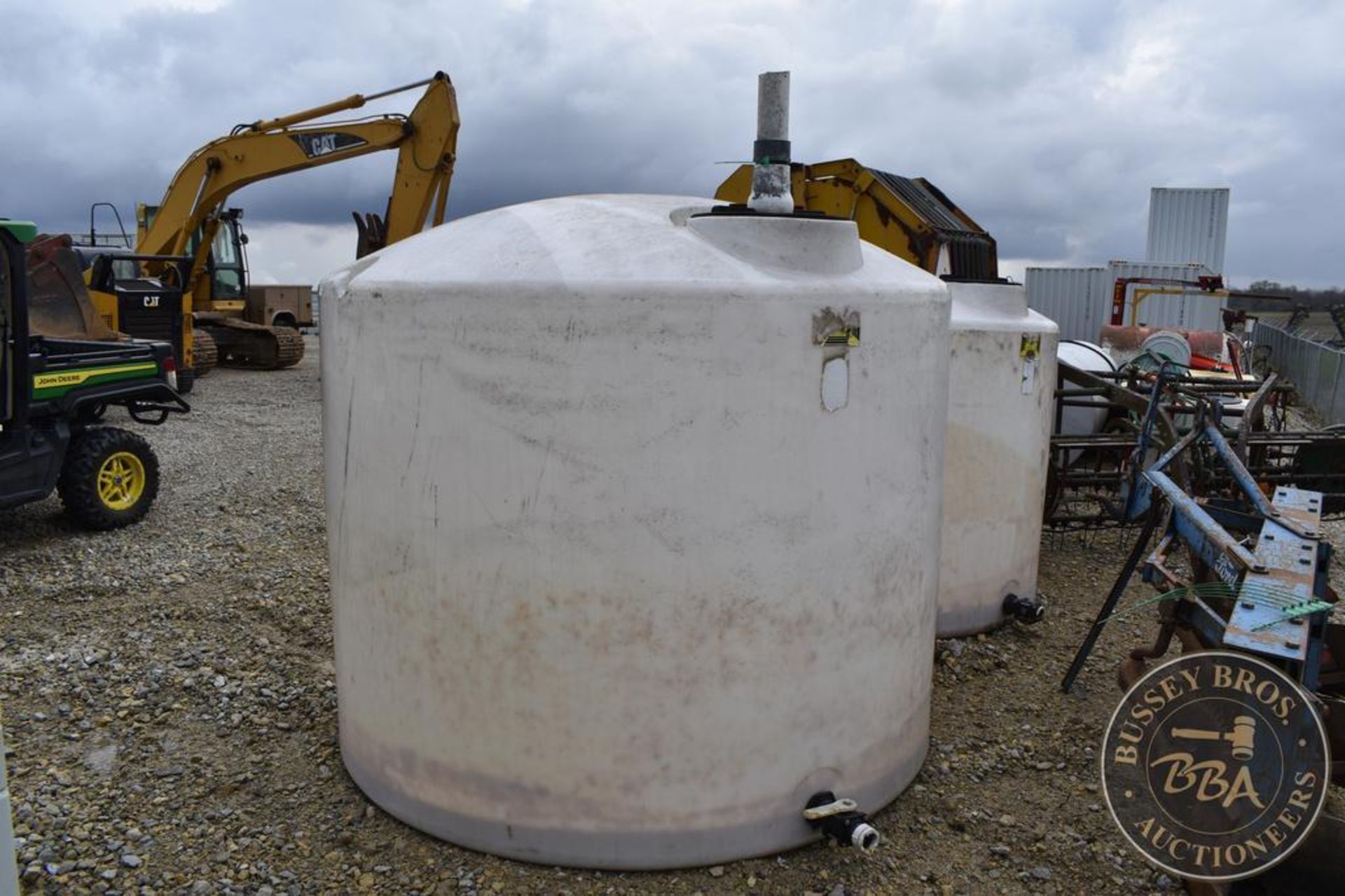 POLY LIQUID TANK 26095 - Image 3 of 9