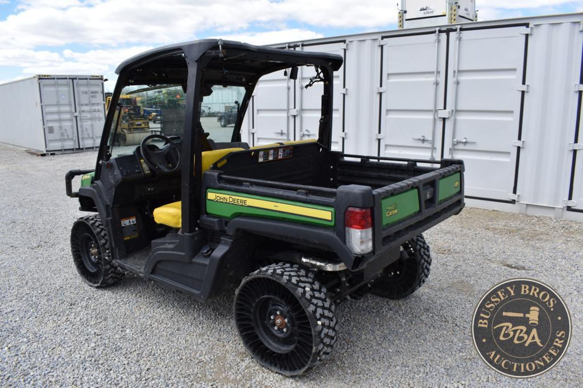 2020 JOHN DEERE GATOR XUV 835M 26126 - Image 17 of 34