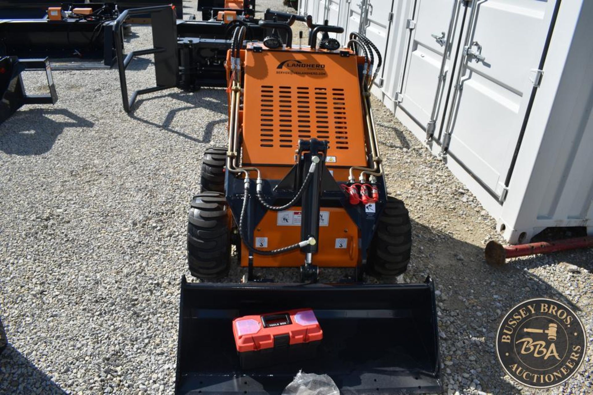 LANDHERO MINI WHEELED SKIDSTEER 24840 - Image 2 of 14