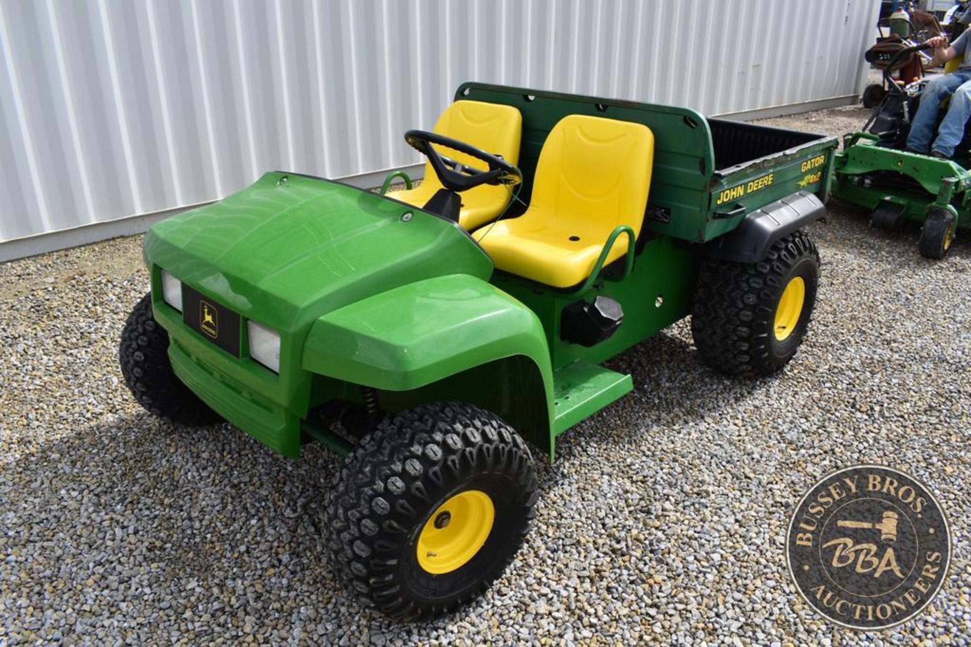 JOHN DEERE GATOR 26183 - Image 2 of 17