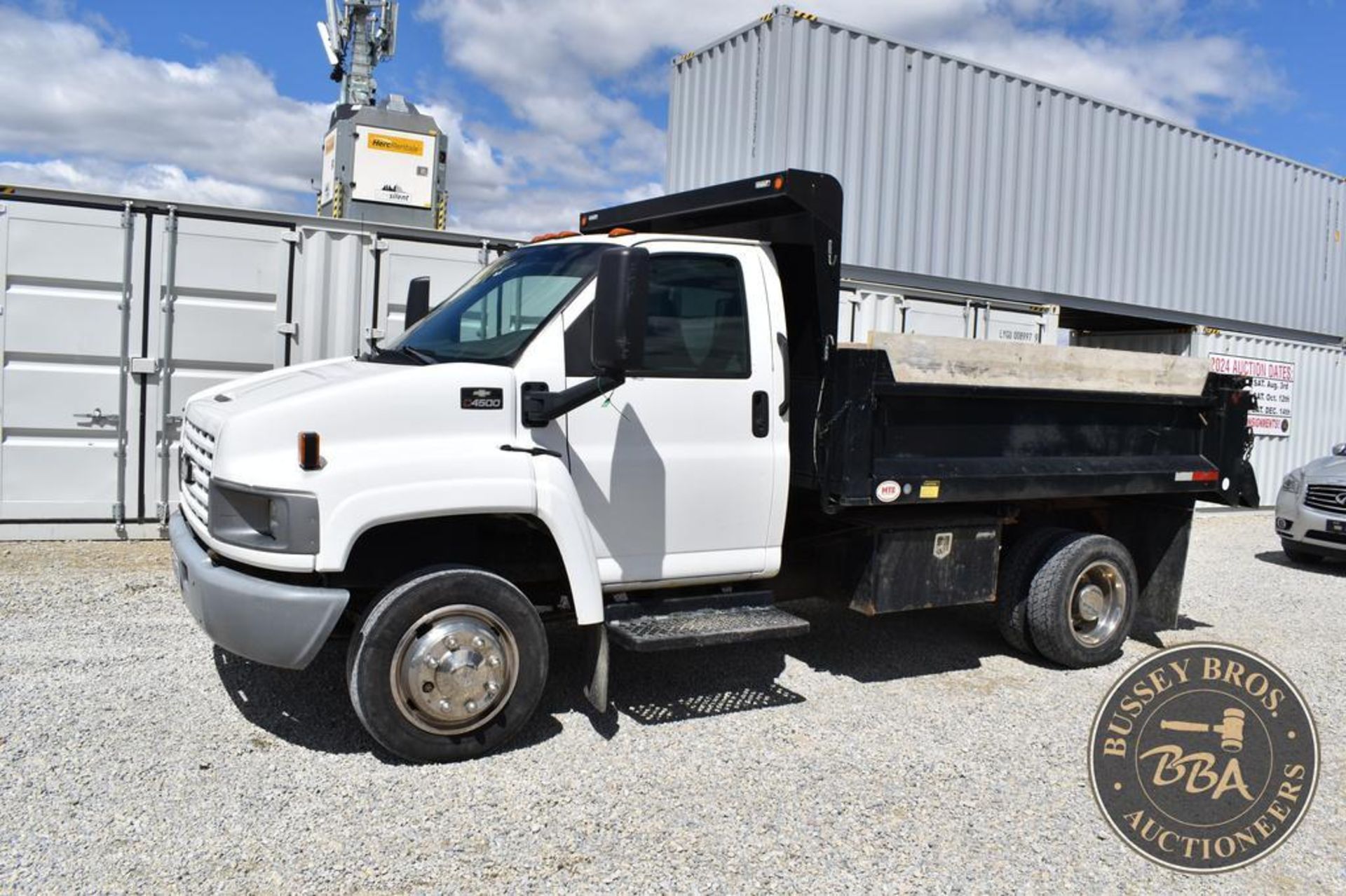 2003 CHEVROLET KODIAK C4500 26122 - Image 2 of 44