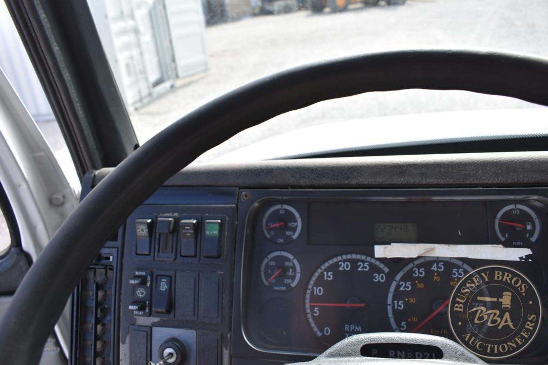 2001 FREIGHTLINER FL60 26017 - Image 50 of 59