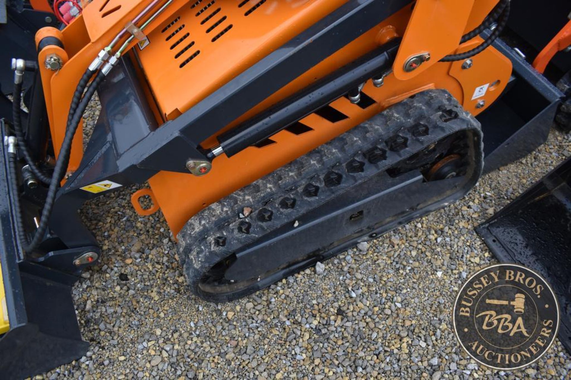 2024 LANDHERO MINI TRACKED SKID STEER 27616 - Image 8 of 14