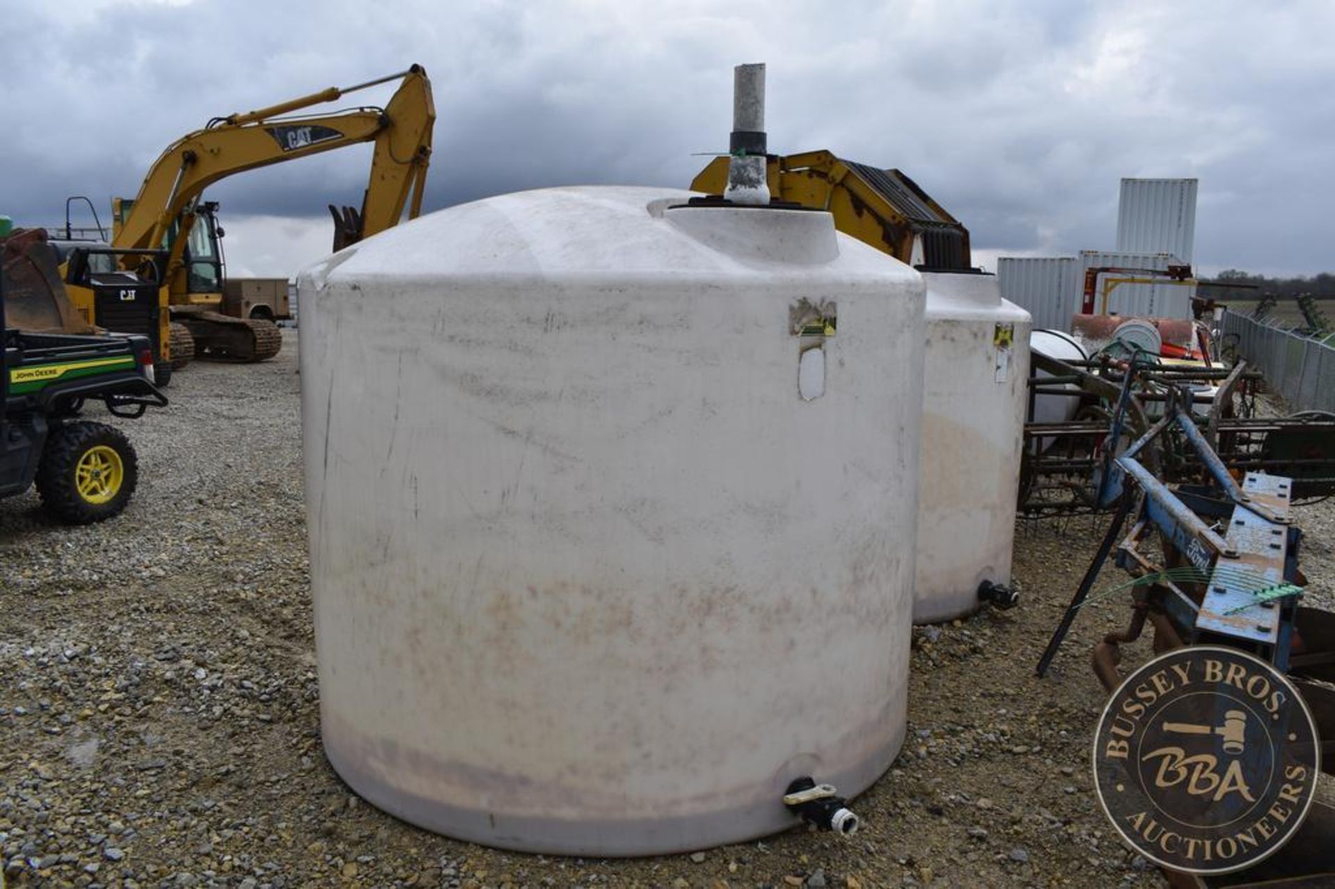 POLY LIQUID TANK 26095 - Image 2 of 9