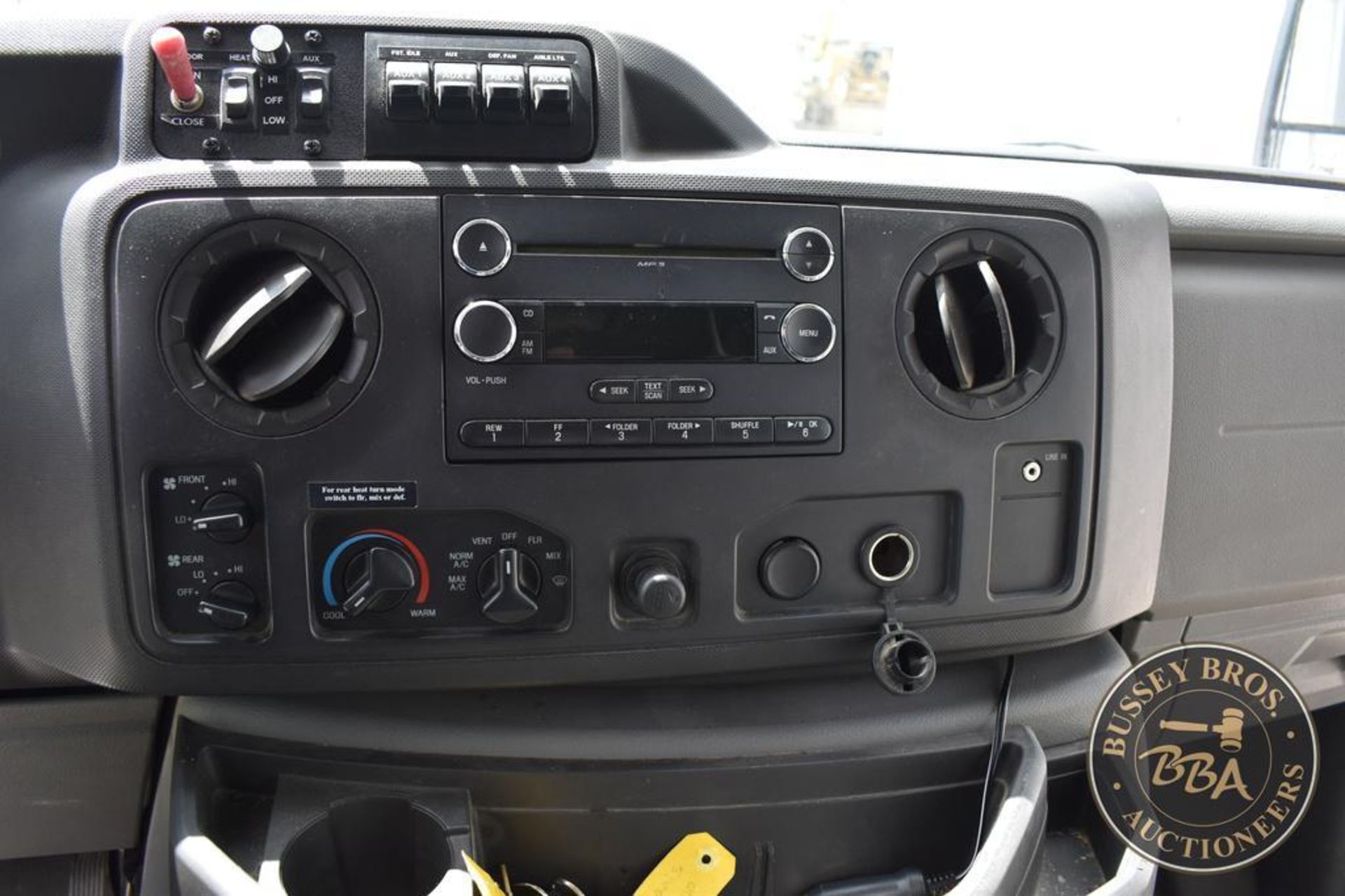 2011 FORD E350 SD 26124 - Image 30 of 43