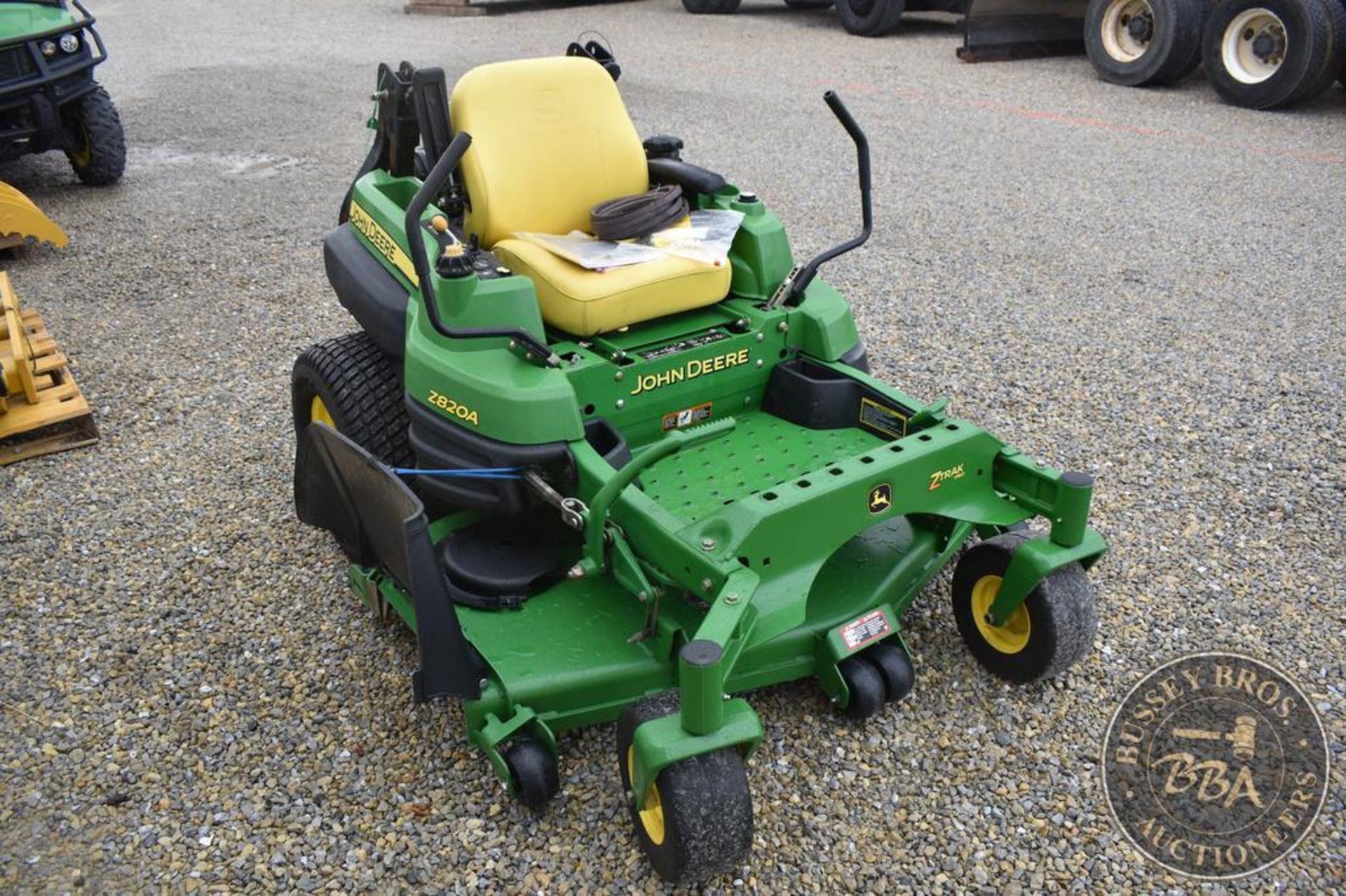 JOHN DEERE Z820A 26104 - Image 17 of 27