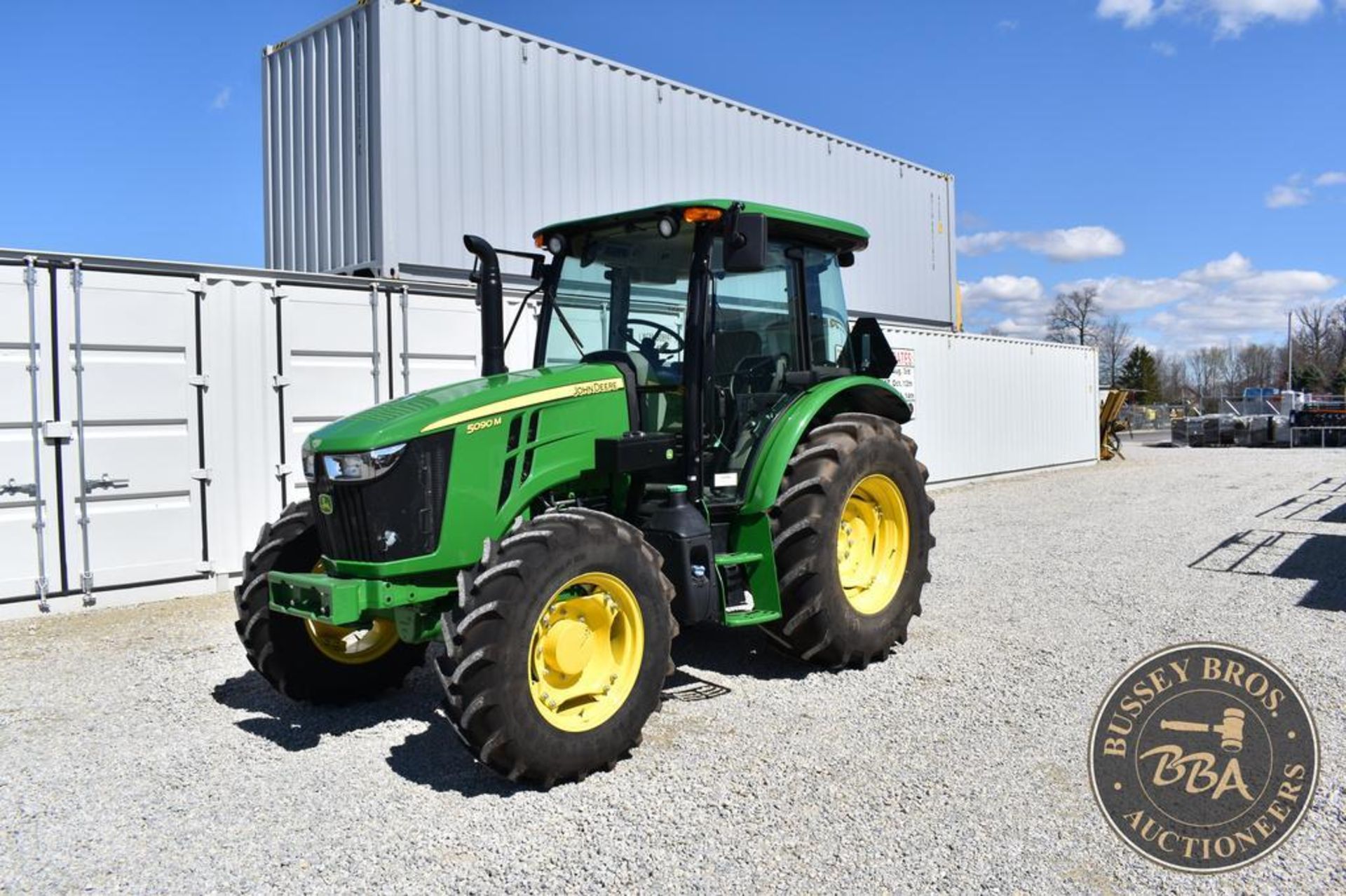 2019 JOHN DEERE 5090M 26121 - Image 2 of 59