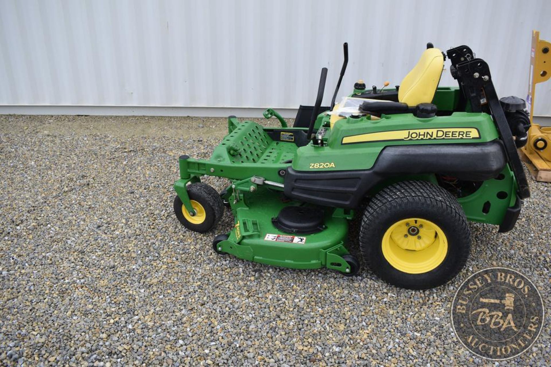 JOHN DEERE Z820A 26104 - Image 3 of 27