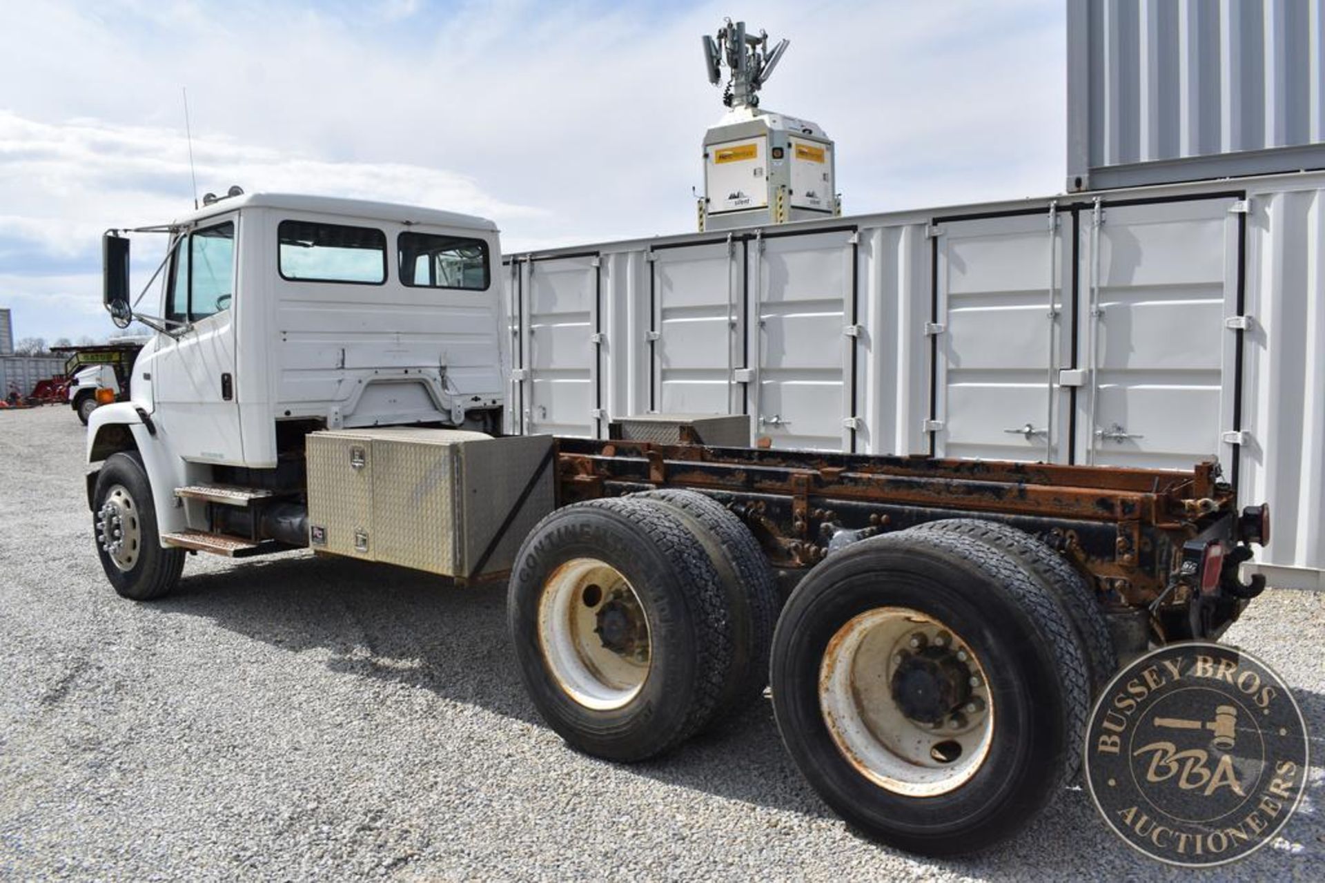 2003 FREIGHTLINER FL80 26011 - Image 30 of 65