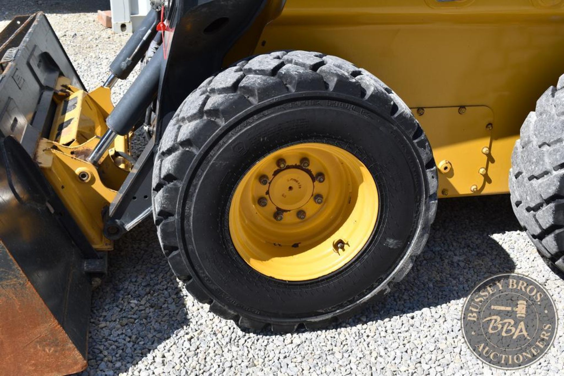 2020 DEERE 330G Skidsteer 26000 - Image 21 of 63