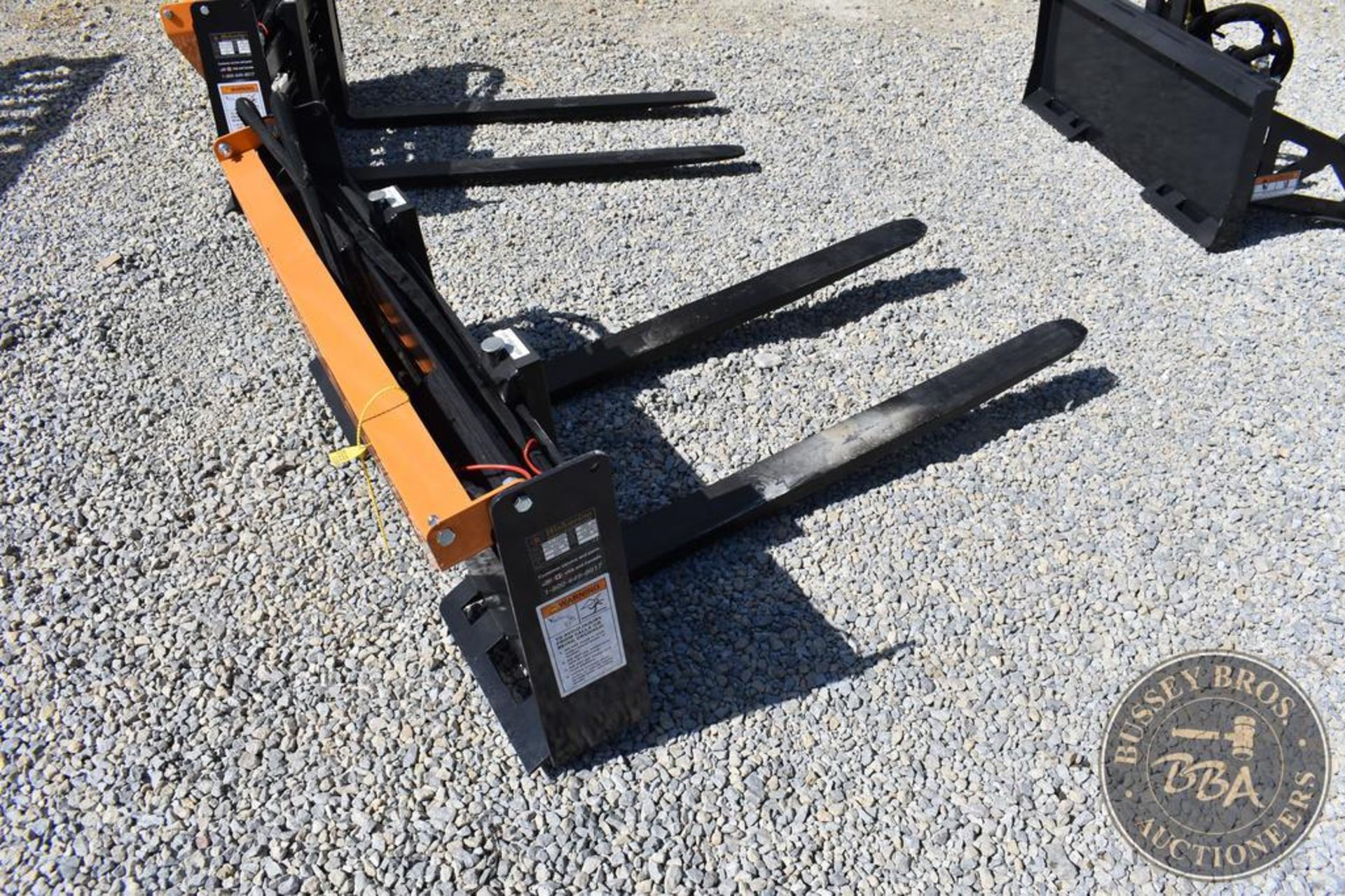 Fork, Pallet WOLVERINE HYDRAULIC POWER FORK ATTACHMENT 27225 - Image 3 of 6