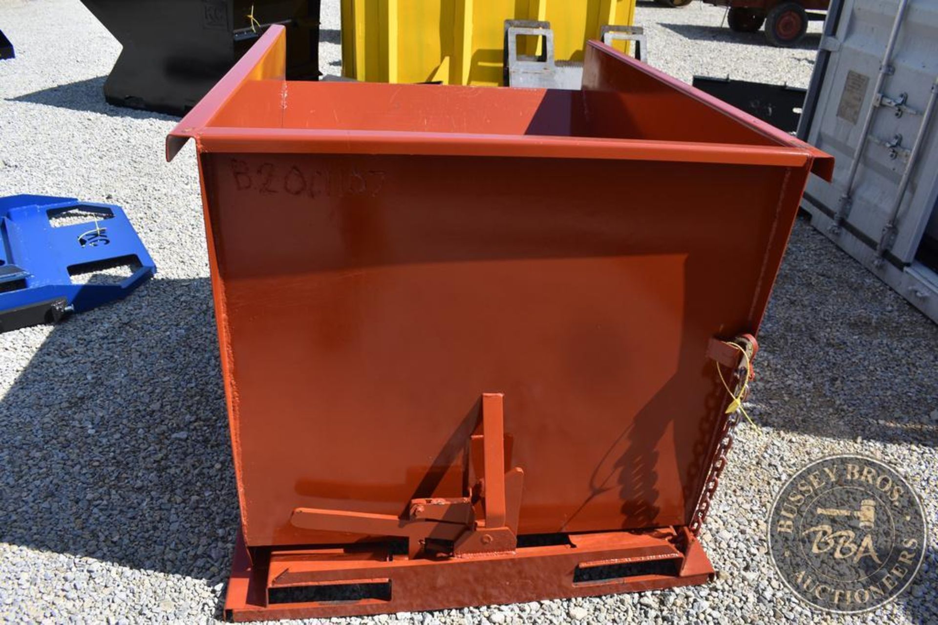 KIT CONTAINERS SELF DUMPING HOPPER 27303 - Image 4 of 5