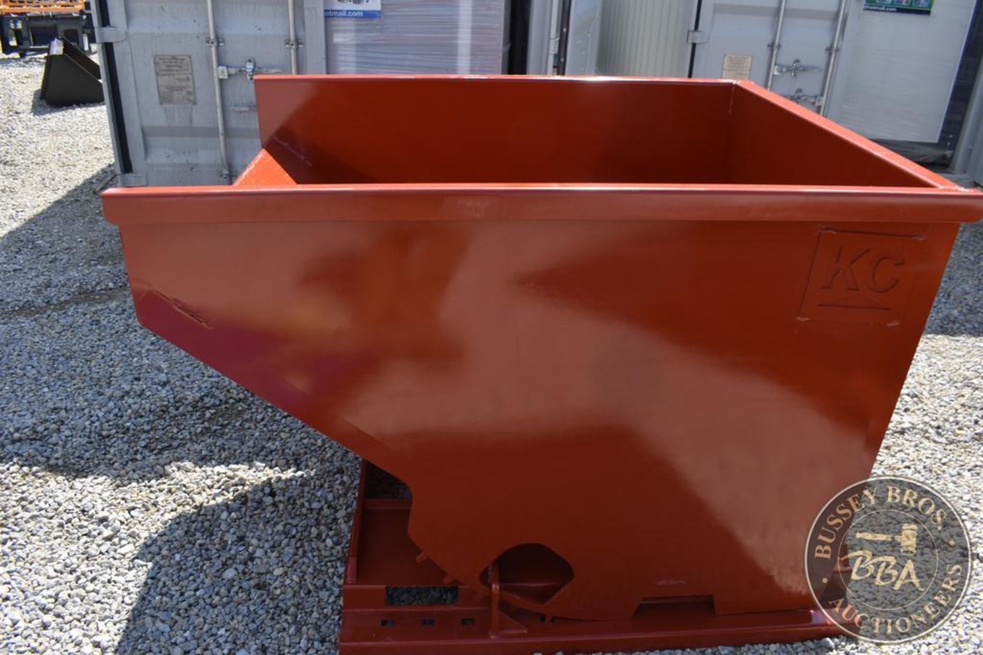 KIT CONTAINERS SELF DUMPING HOPPER 27303 - Image 3 of 5