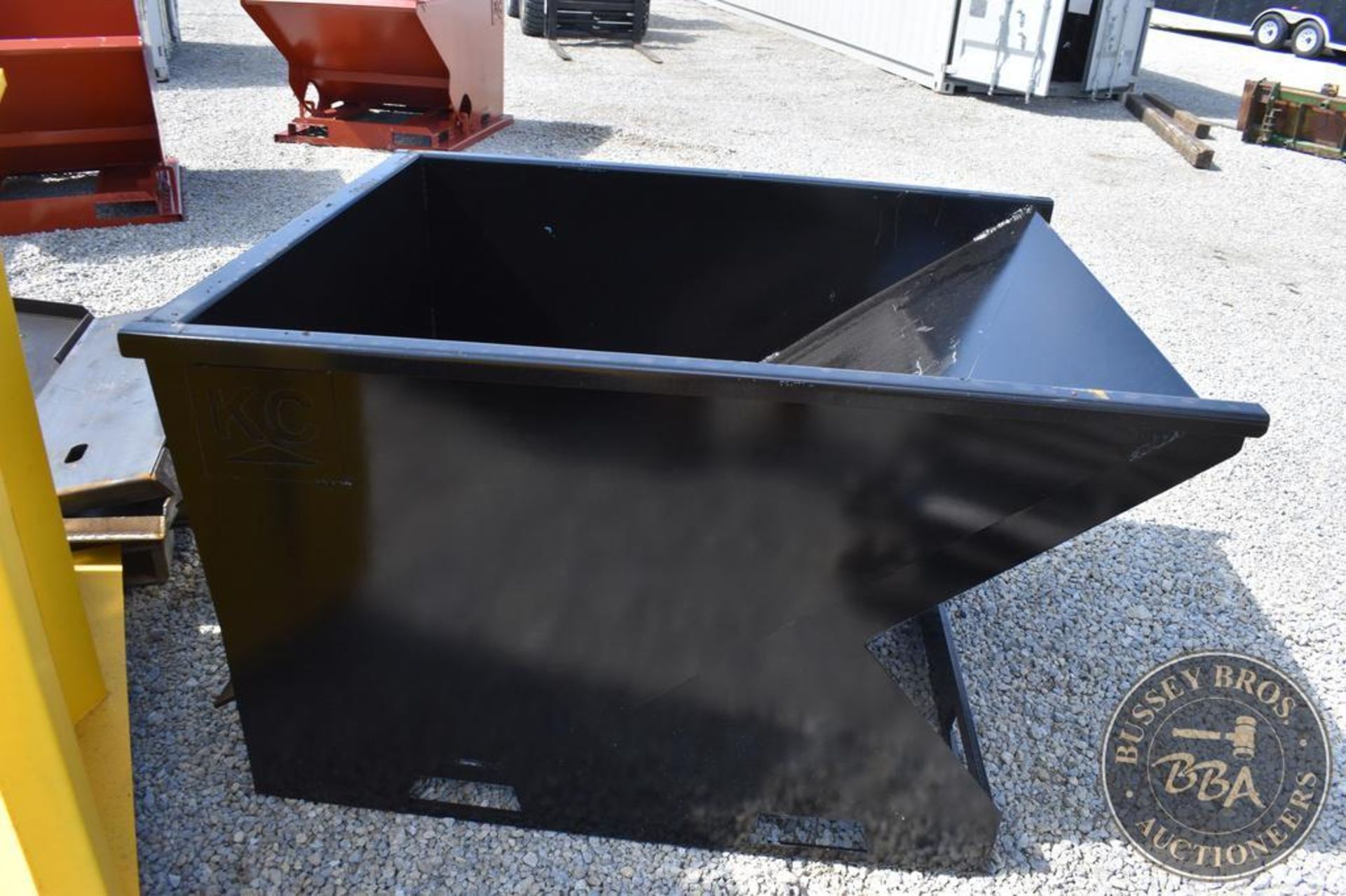KIT CONTAINERS SKID STEER MOUNT TRASH HOPPER 27306 - Image 3 of 5