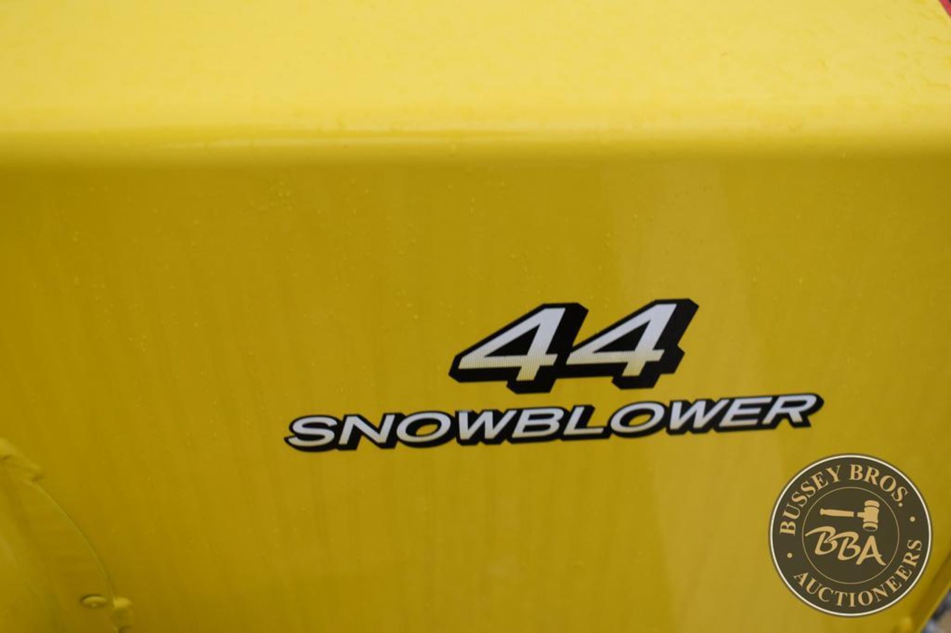 Snowblower JOHN DEERE 44 SNOW BLOWER 27325 - Image 6 of 10