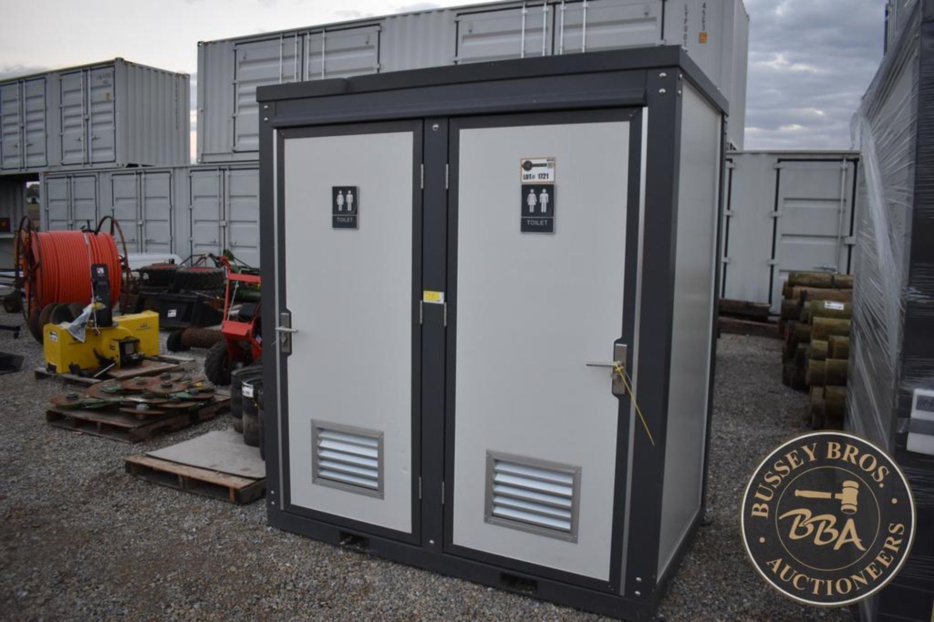 PORTABLE RESTROOM 27636