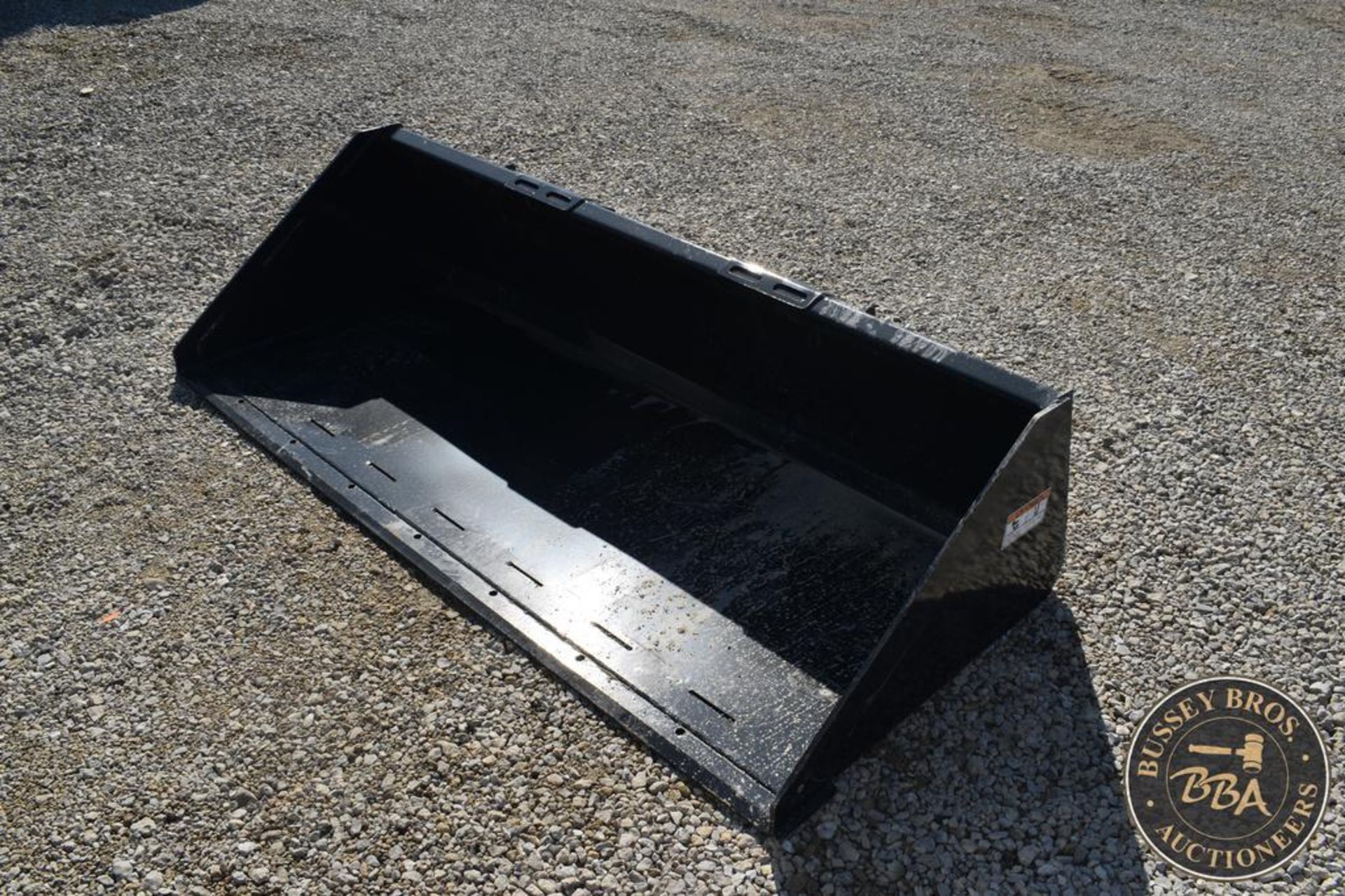 Bucket, Light Material WOLVERINE TDB-11-84W 24819