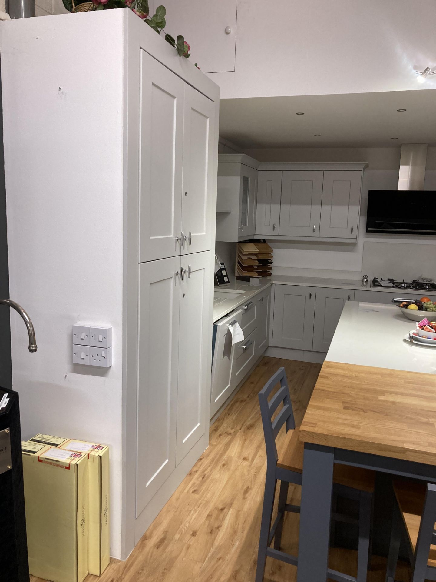 Light grey painted kitchen display with island, table & appliances (dishwasher, taps, tank NOT incl) - Image 2 of 14