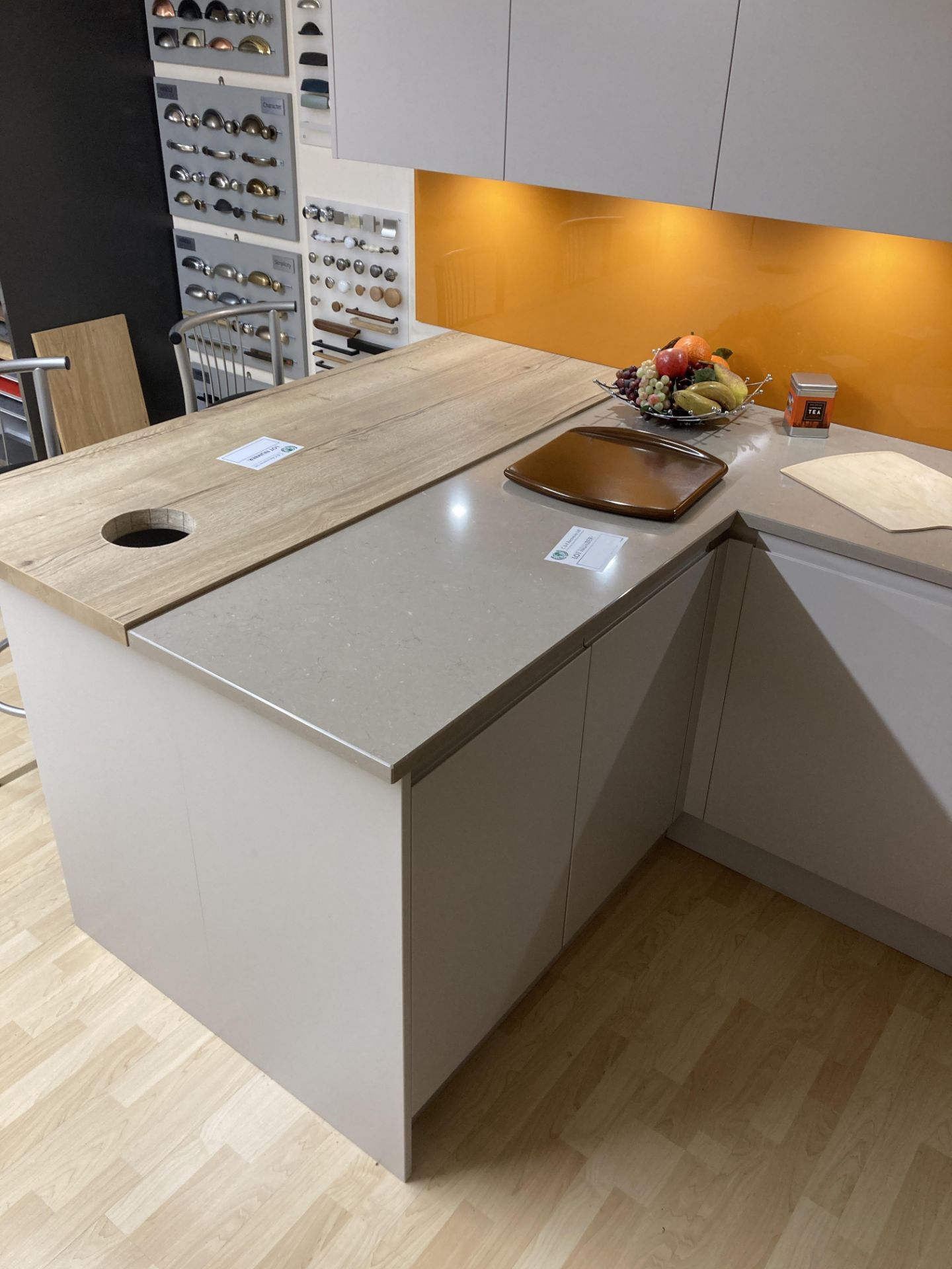 Cashmere and oak kitchen display with appliances - Image 5 of 21