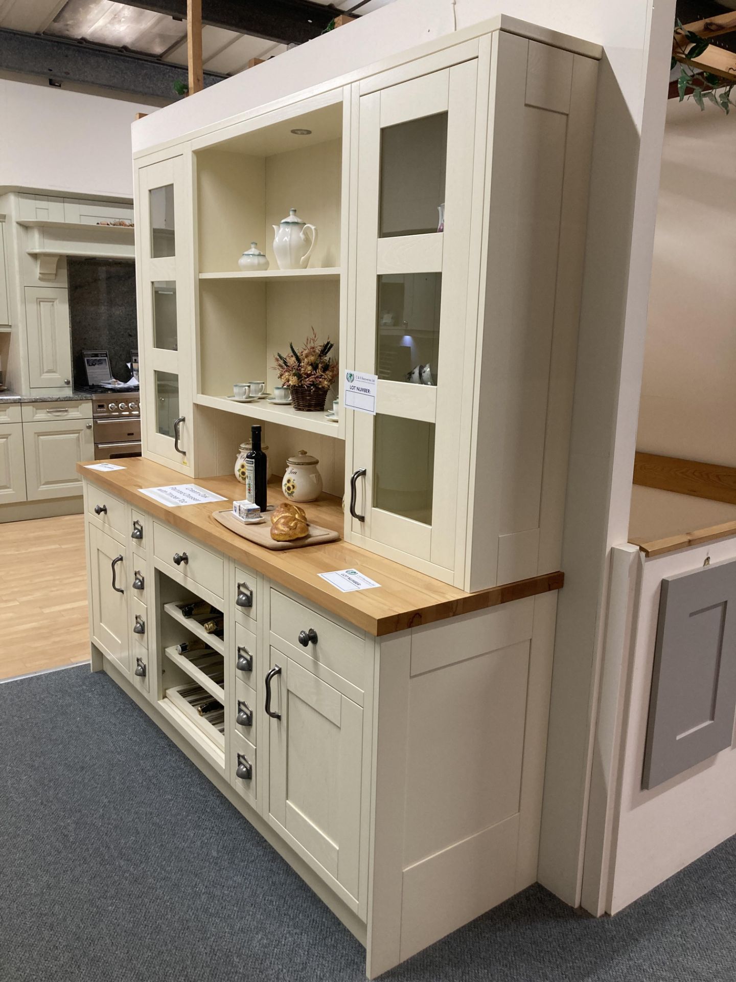 Cream oak painted dresser kitchen display - Image 3 of 7