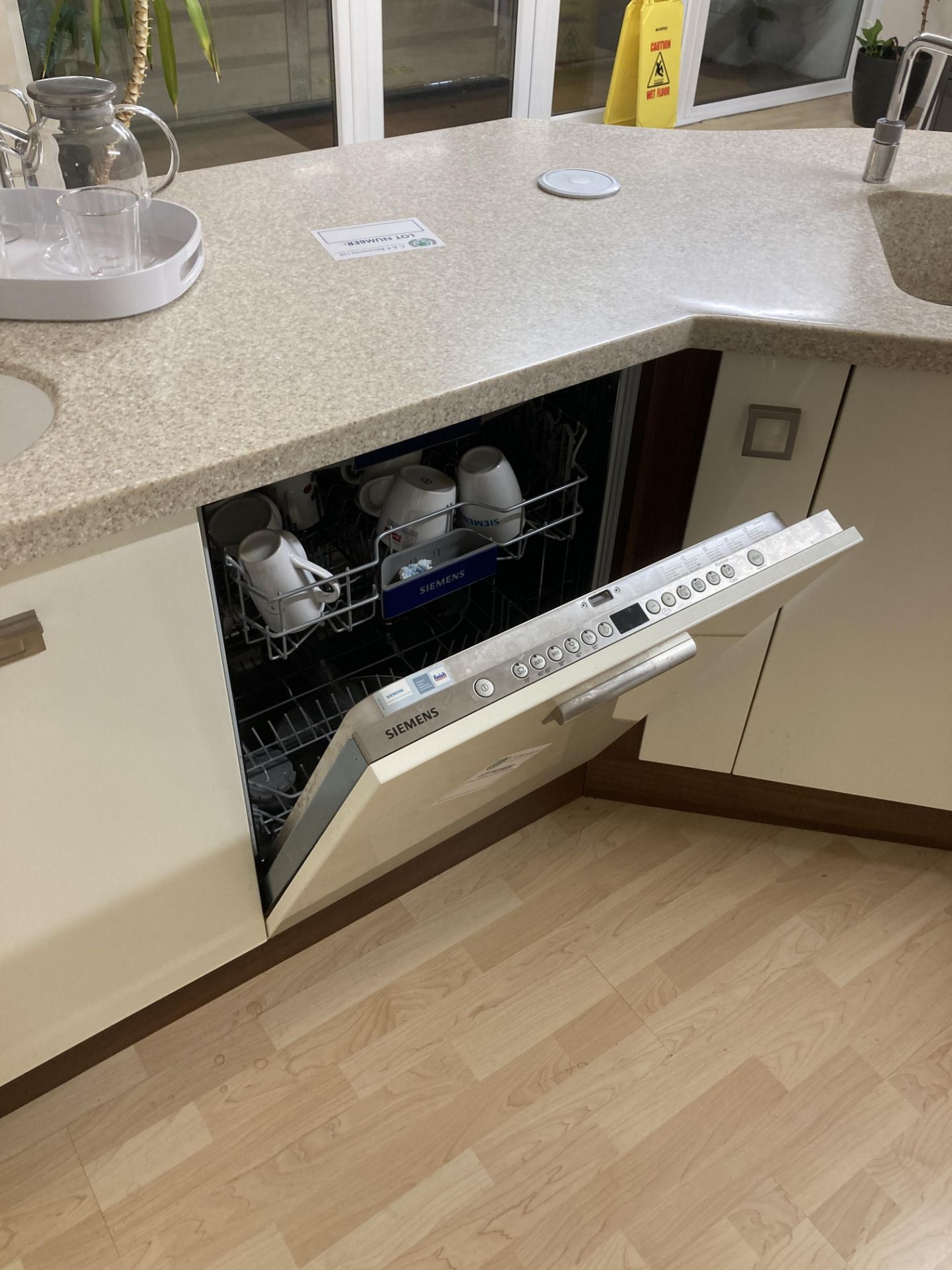 Cream gloss and walnut kitchen used display with appliance - Image 4 of 6