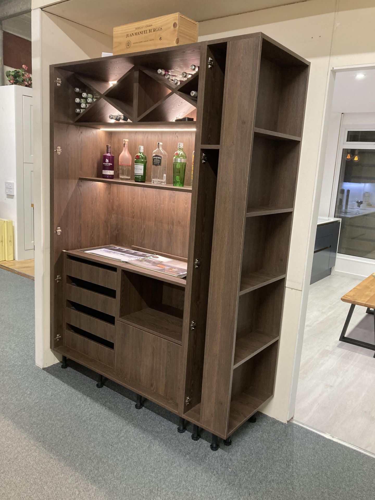 Drinks cabinet display without doors