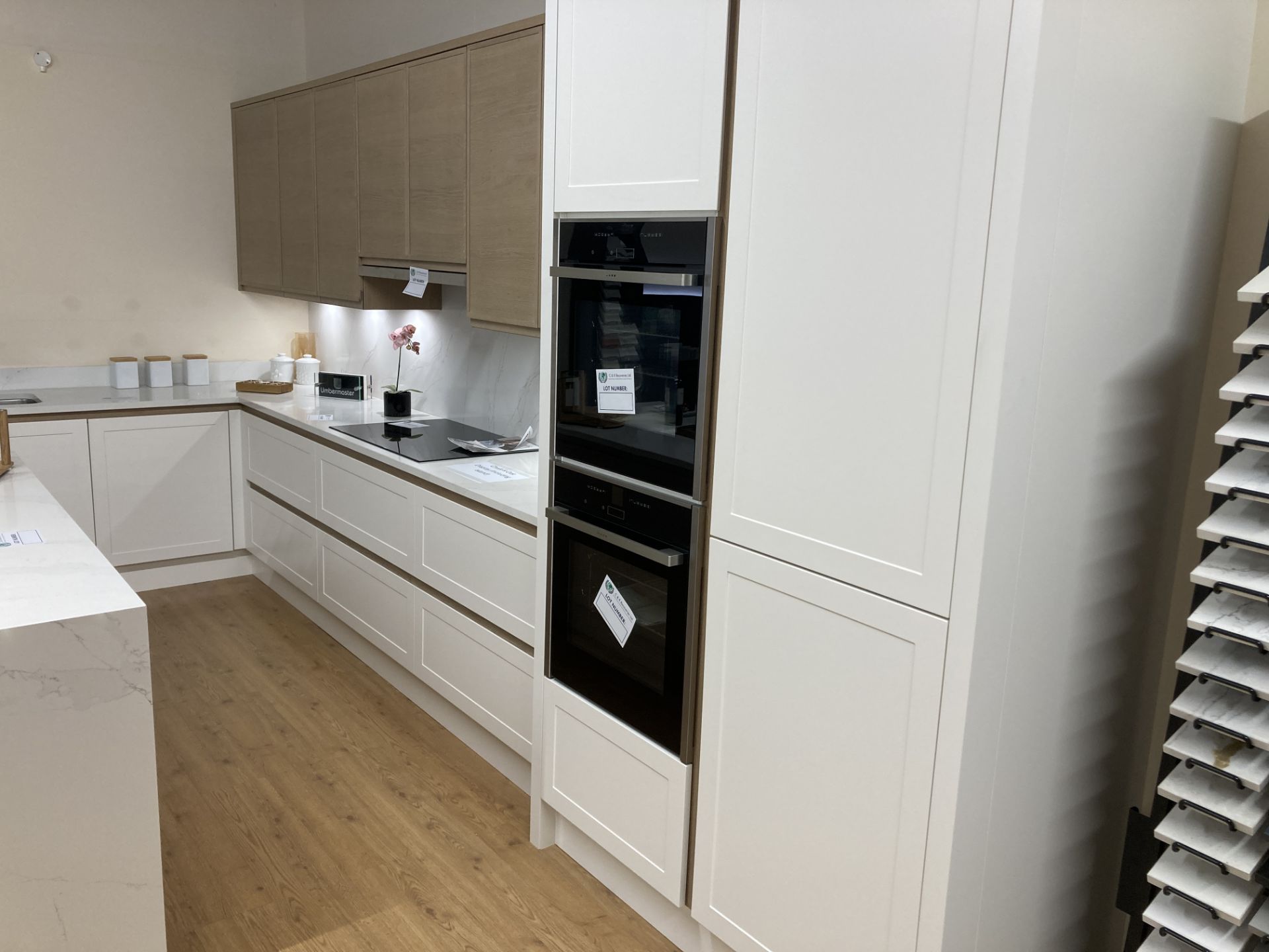 Chalk and oak kitchen display with island unit with appliances - Image 2 of 15