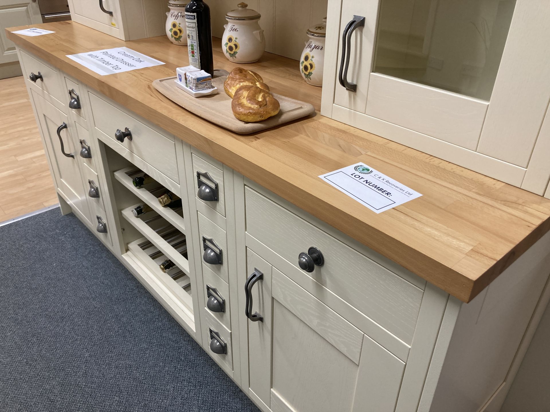 Cream oak painted dresser kitchen display - Image 4 of 7