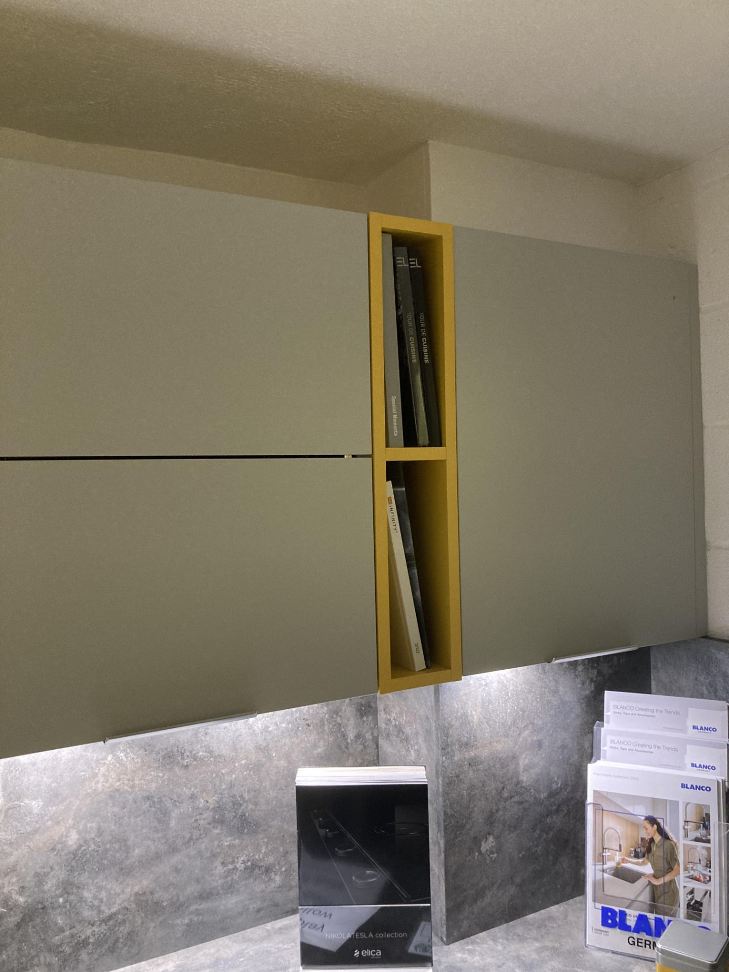 Grey with yellow open units kitchen display with appliances - Image 4 of 10