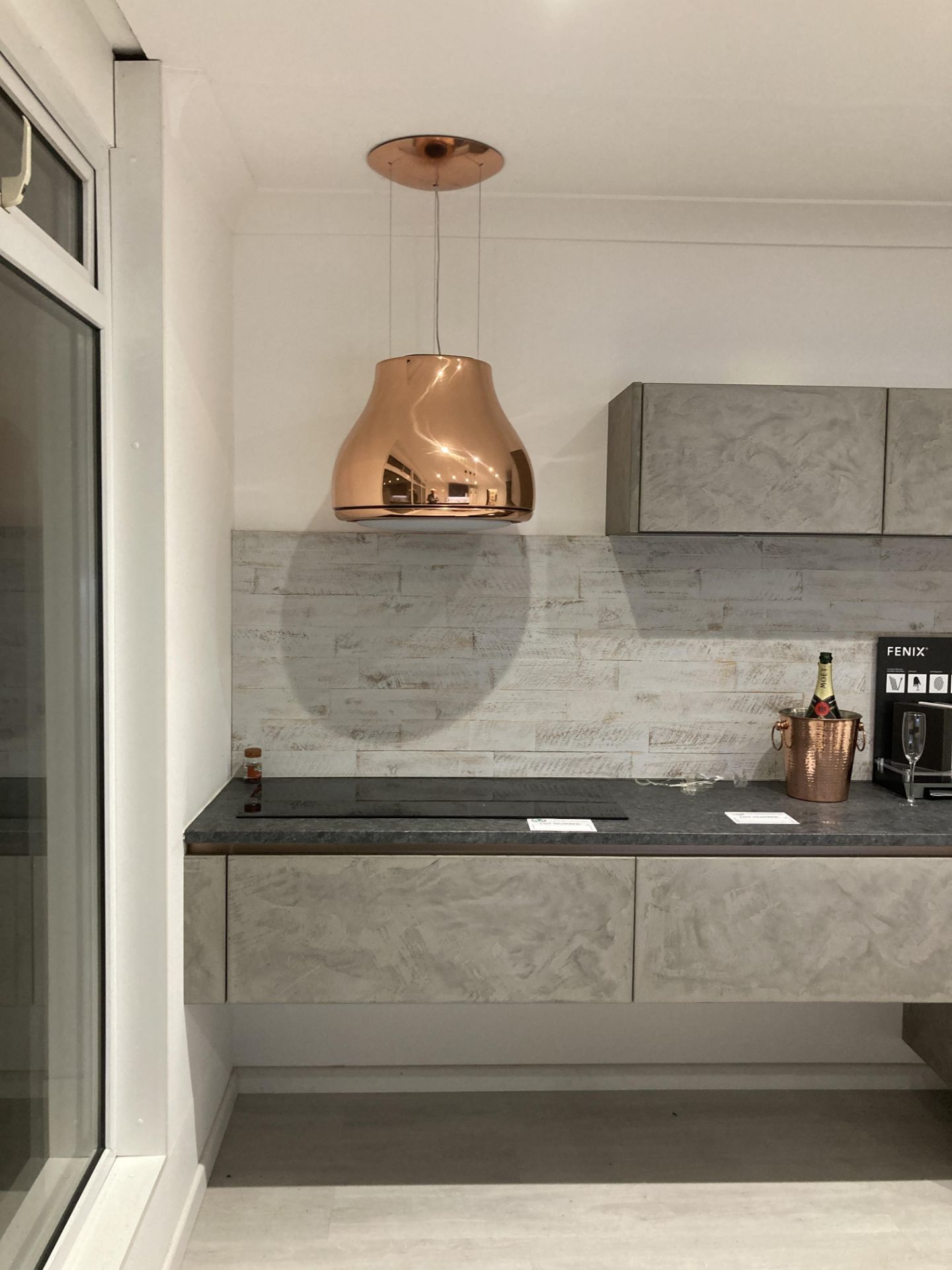 Concrete and graphite open section kitchen display with appliances - Image 5 of 11
