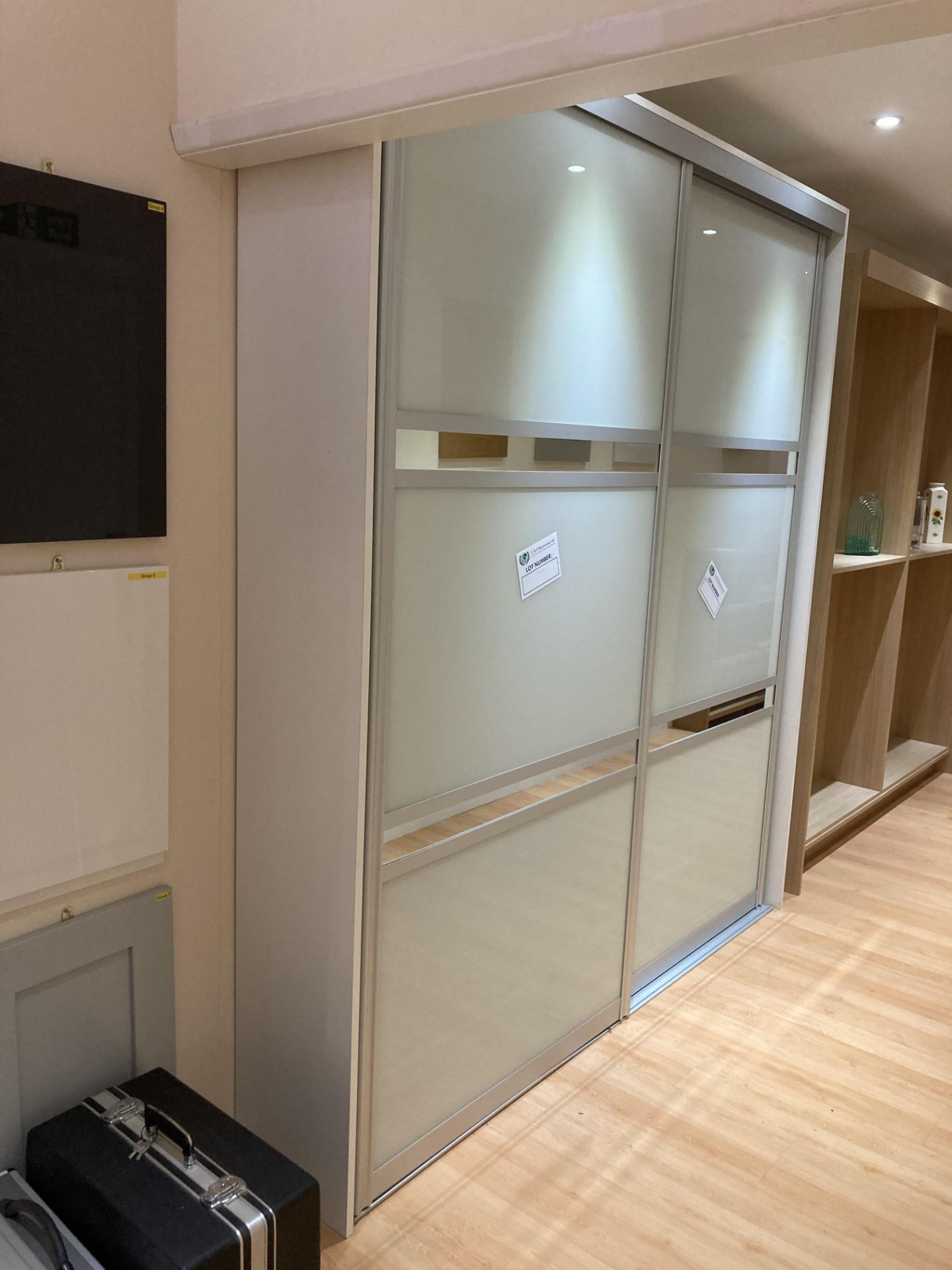 Cupboard display unit with 2x slide robe doors