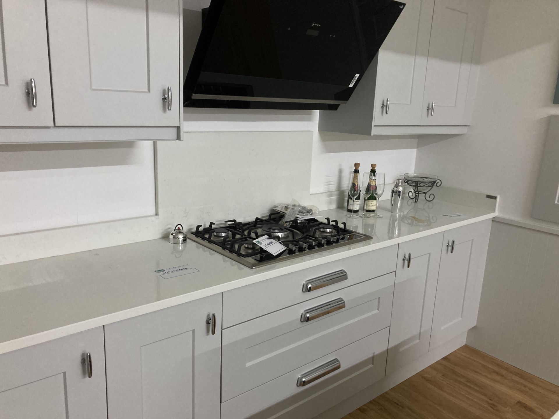 Light grey painted kitchen display with island, table & appliances (dishwasher, taps, tank NOT incl) - Image 6 of 14