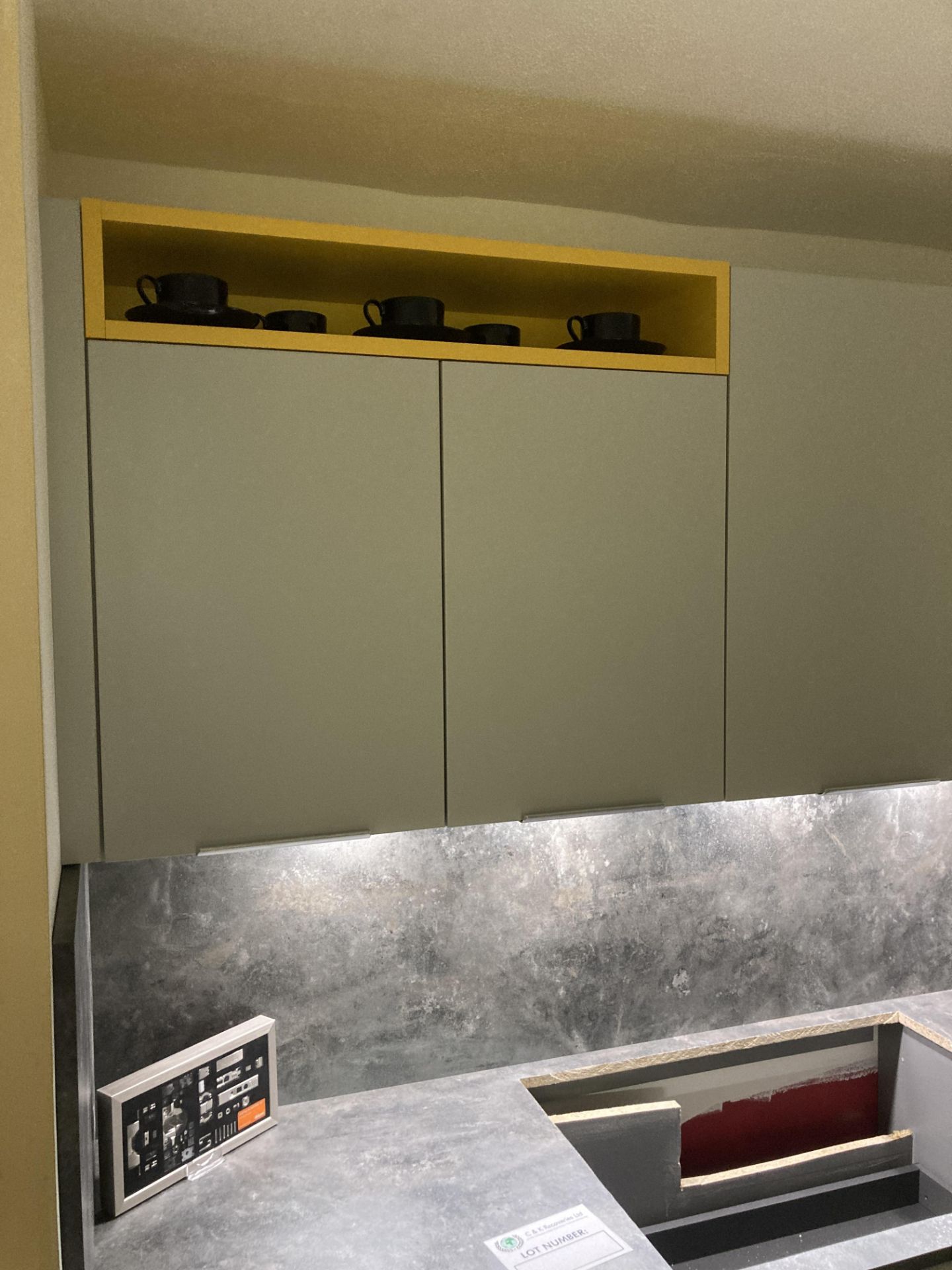 Grey with yellow open units kitchen display with appliances - Image 3 of 10