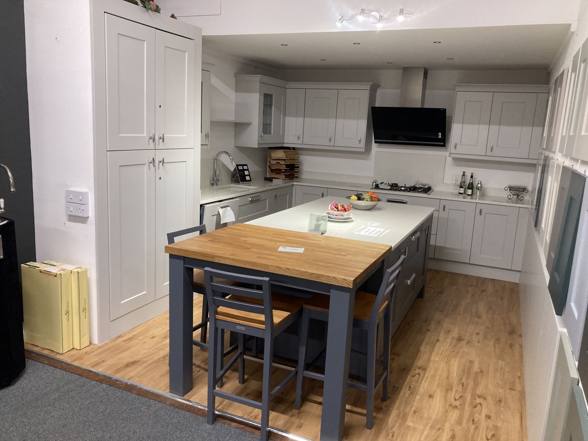 Light grey painted kitchen display with island, table & appliances (dishwasher, taps, tank NOT incl)