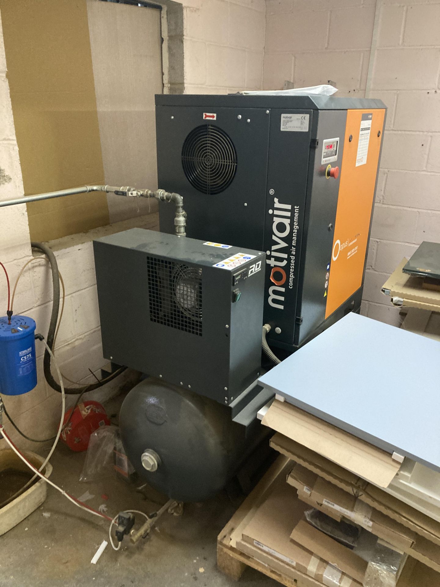 Motivair OP-FSBD7-8-RD270 enclosed, receiver mounted air compressor(2017) - Image 2 of 4