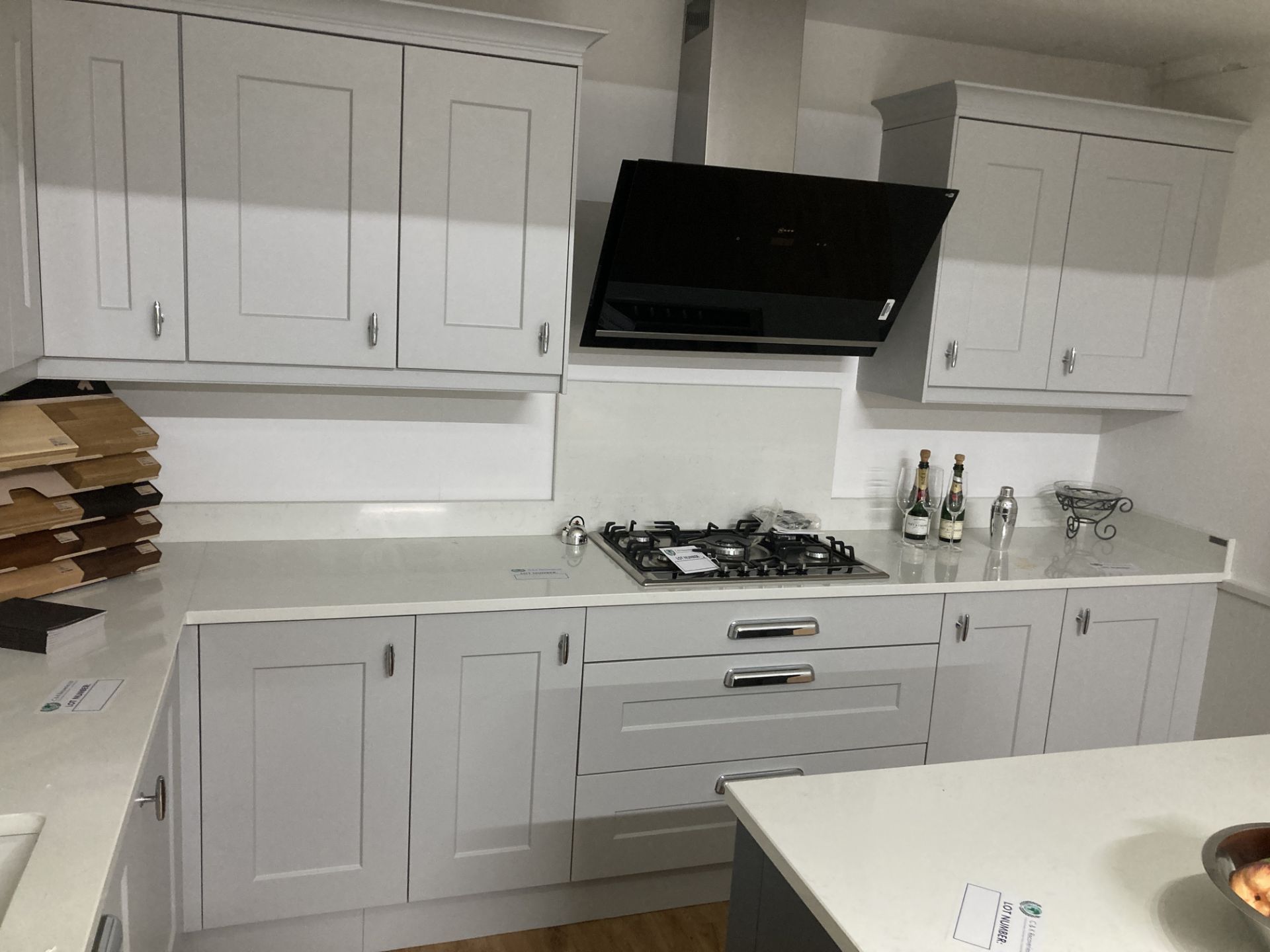 Light grey painted kitchen display with island, table & appliances (dishwasher, taps, tank NOT incl) - Image 5 of 14