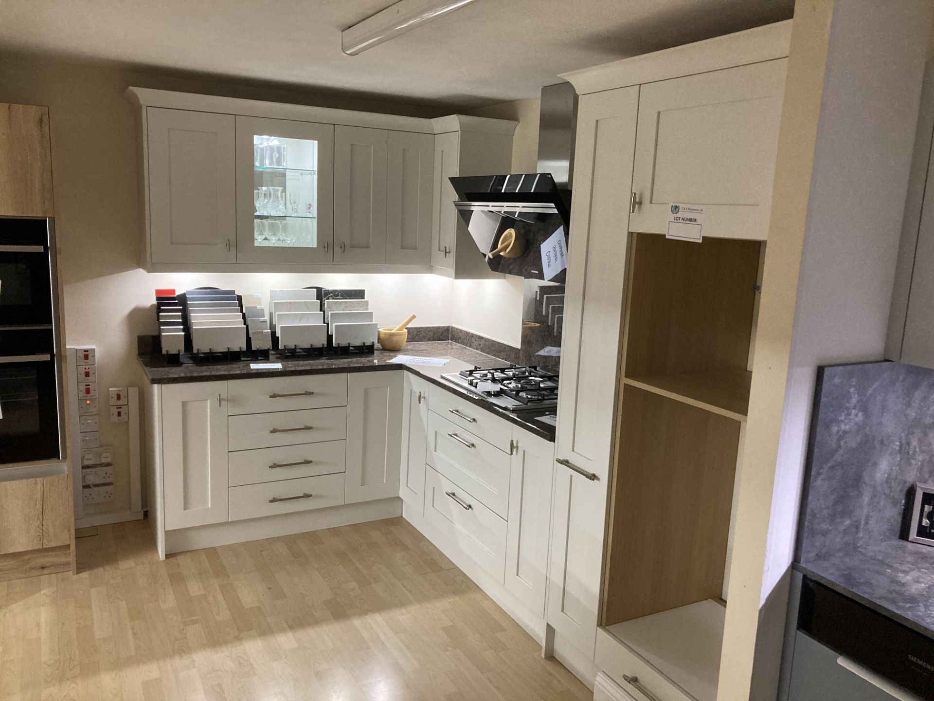 Cream shaker kitchen display with appliances - Image 5 of 9