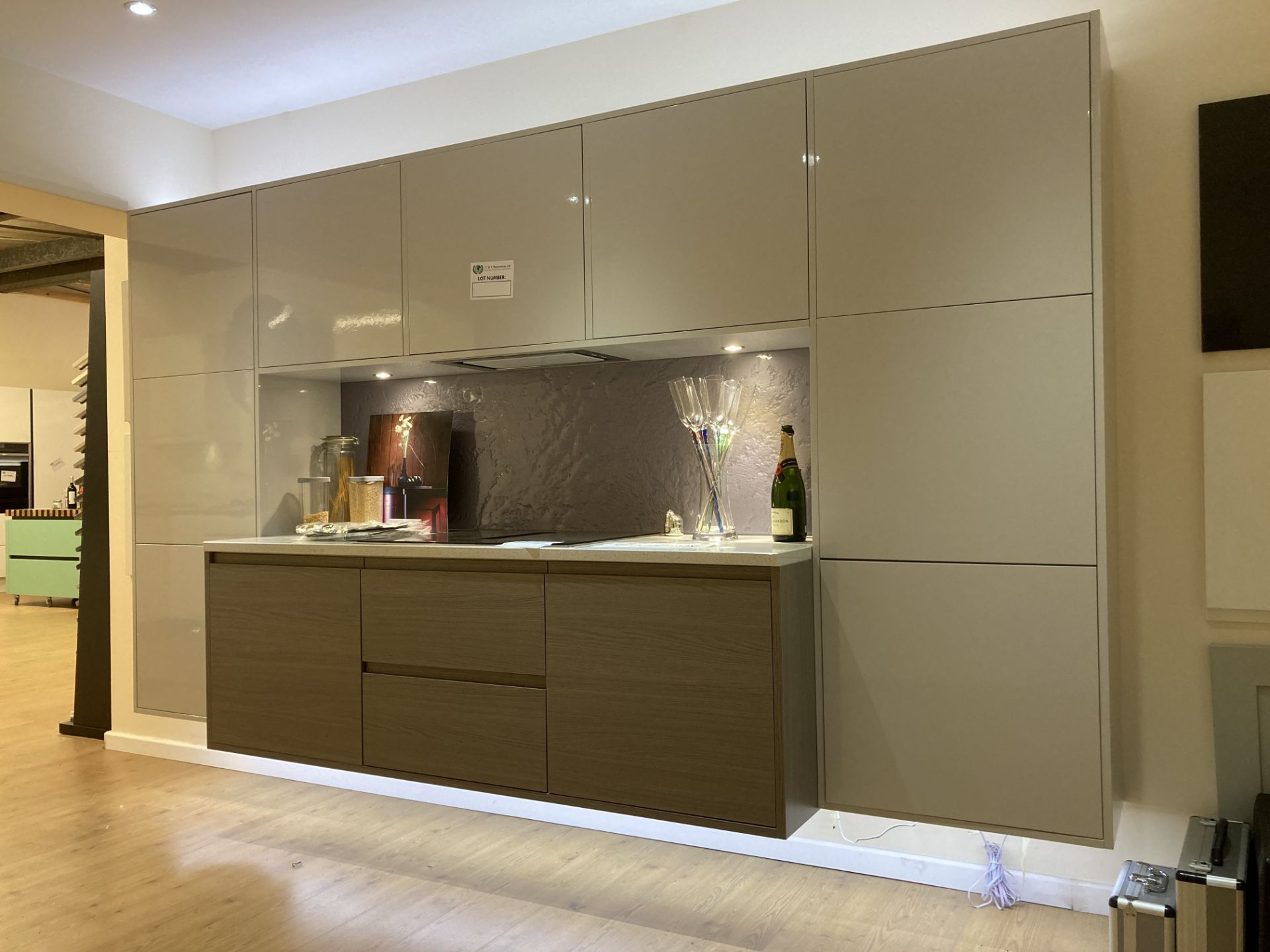 Mixed grey kitchen display with appliance - Image 2 of 13