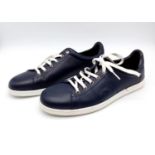 A Pair of Gucci Blue Leather Sneakers. Size 37 1/2. In good condition but please see photos. Ref: