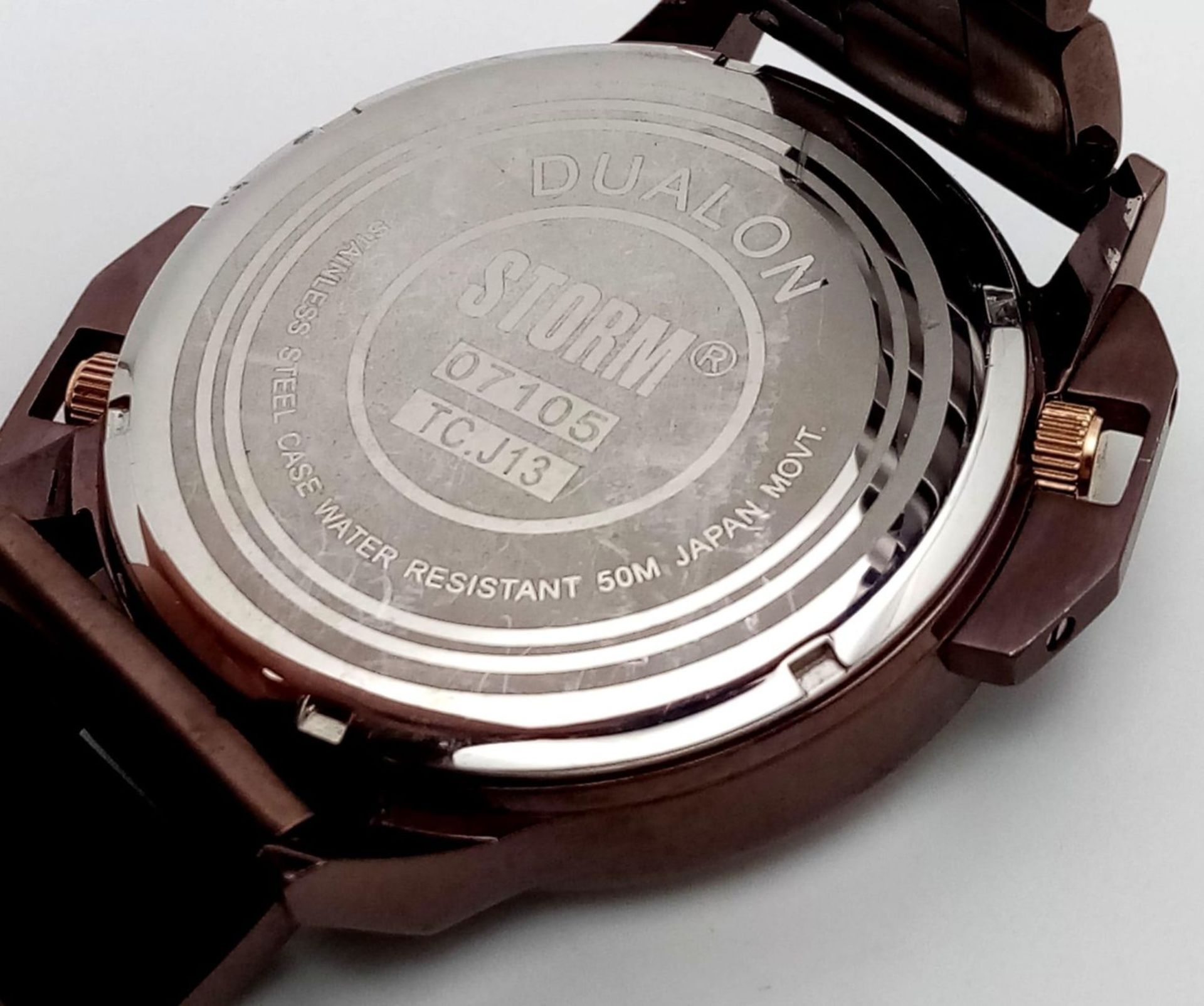 An Ex Display, Menâ€™s Dual Time Bronze Tone Quartz Watch by Storm. Replacement Batteries Fitted - Bild 6 aus 7
