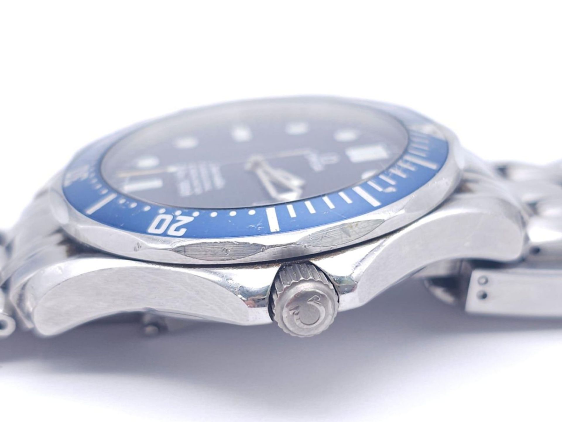 An Omega Seamaster Professional Quartz Gents Watch. Stainless steel bracelet and case - 41mm. Blue - Bild 14 aus 16