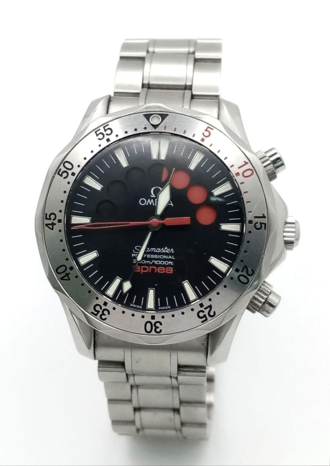 An Omega Seamaster Apnea Automatic Gents Watch. Stainless steel bracelet and case - 42mm. Black