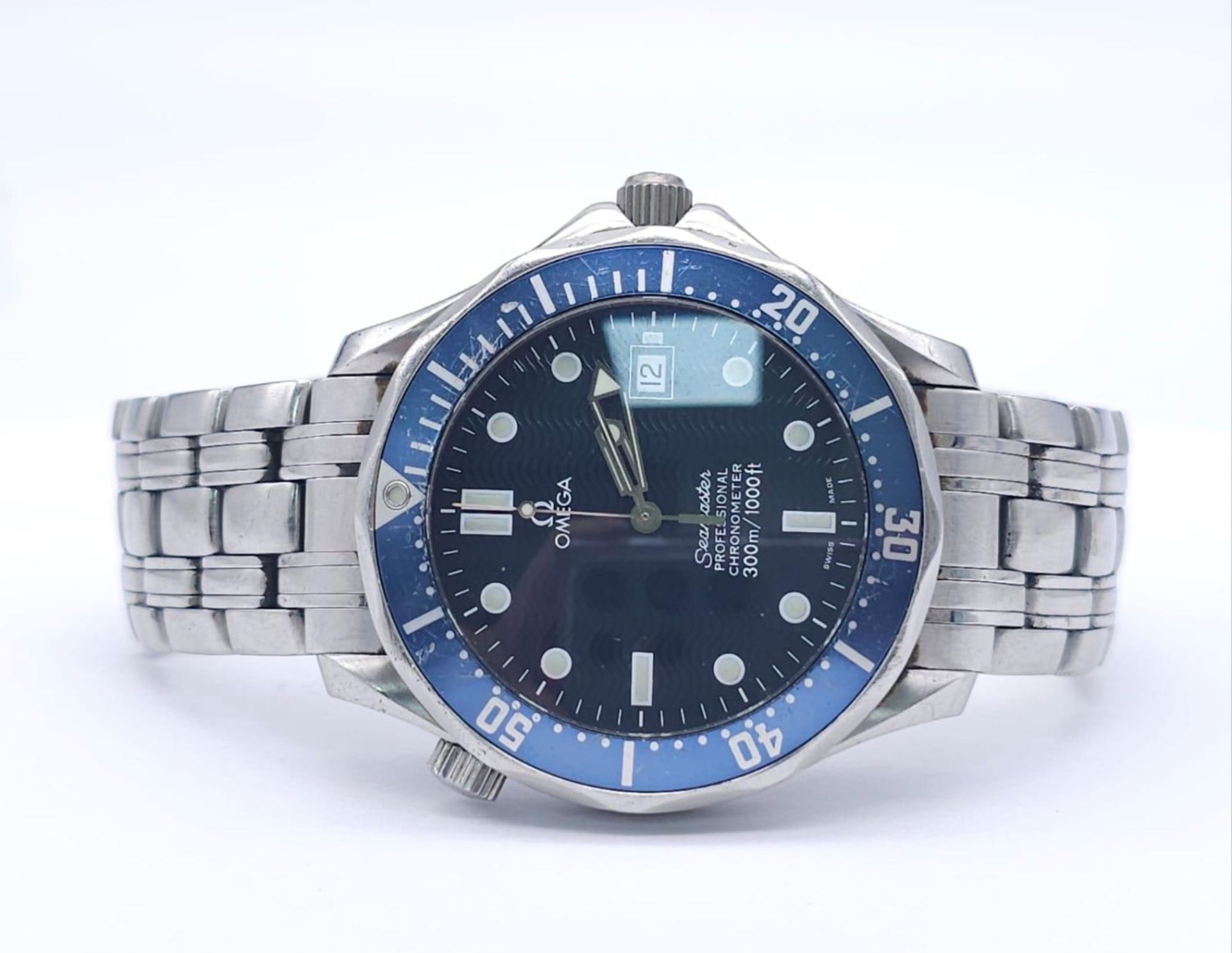 An Omega Seamaster Professional Quartz Gents Watch. Stainless steel bracelet and case - 41mm. Blue - Bild 5 aus 16