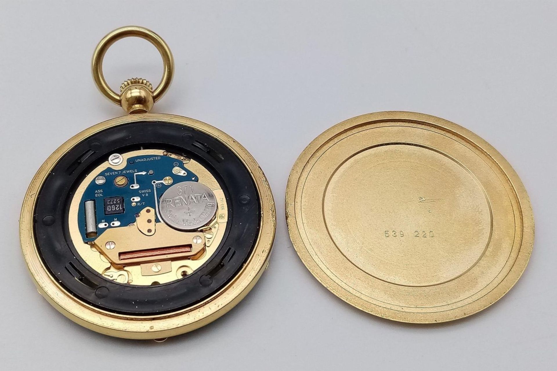 A Tissot Gold Plated Pocket/Pendant Watch. 42mm diameter. Gilded dial with date window. Quartz - Bild 5 aus 7